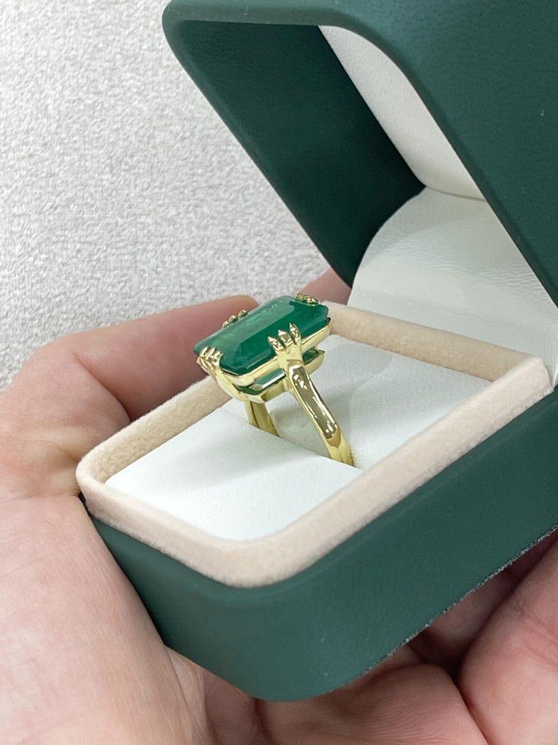 9.95ct 18K Vintage 1890s Emerald Solitaire Ring - Huge Handmade 750 Emerald For Sale 3