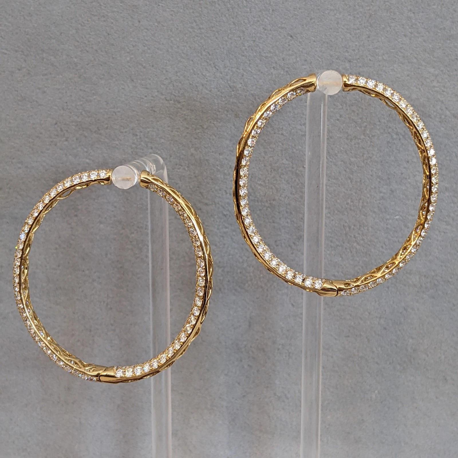Orecchini a cerchio con diamanti ovali e pave Inside Out da 9,96 carati in oro giallo 18 carati In condizioni ottime in vendita a La Jolla, CA