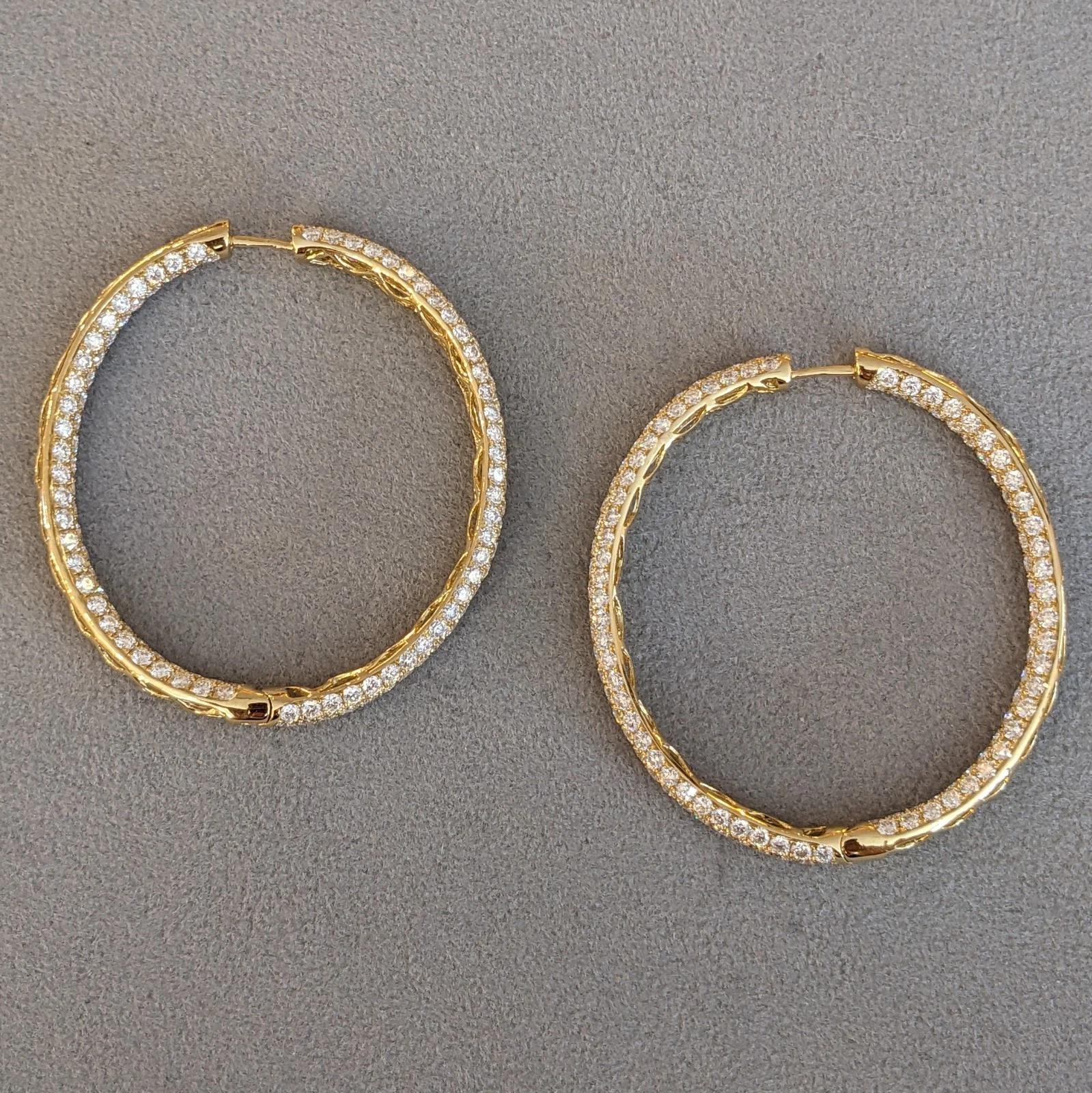 Donna Orecchini a cerchio con diamanti ovali e pave Inside Out da 9,96 carati in oro giallo 18 carati in vendita