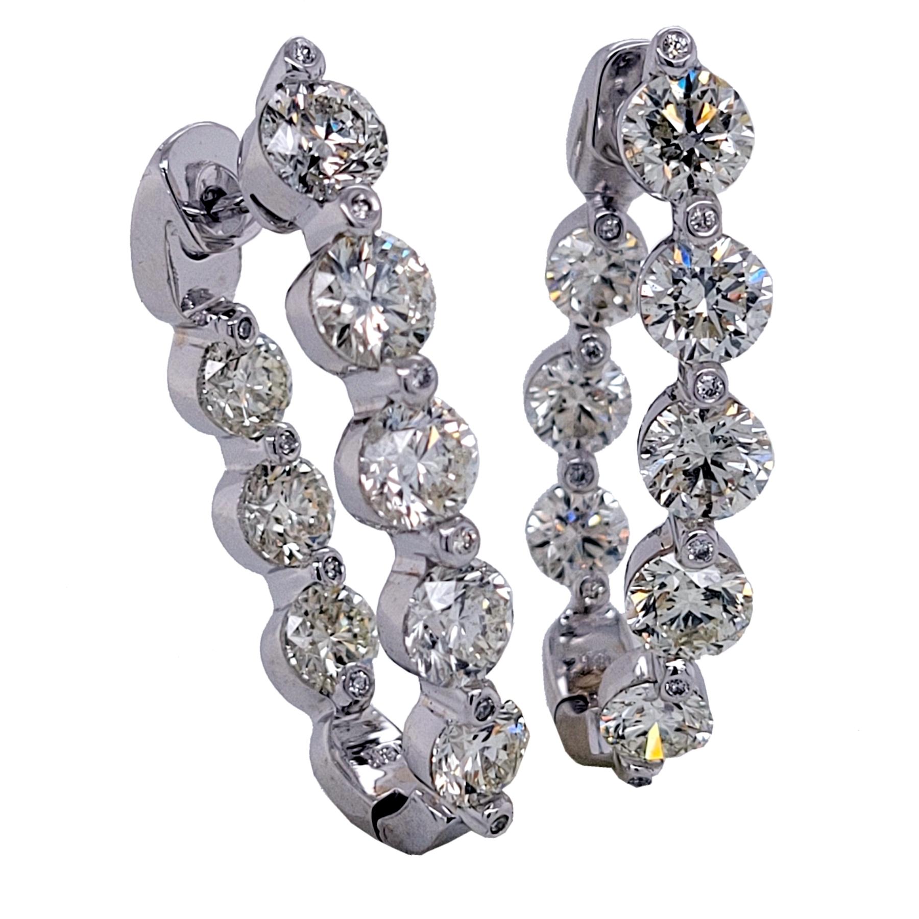 Moderne Boucles d'oreilles en or 148 carats, 9,33 carats, avec boucle ovale intérieure/extérieure sertie de griffes. en vente