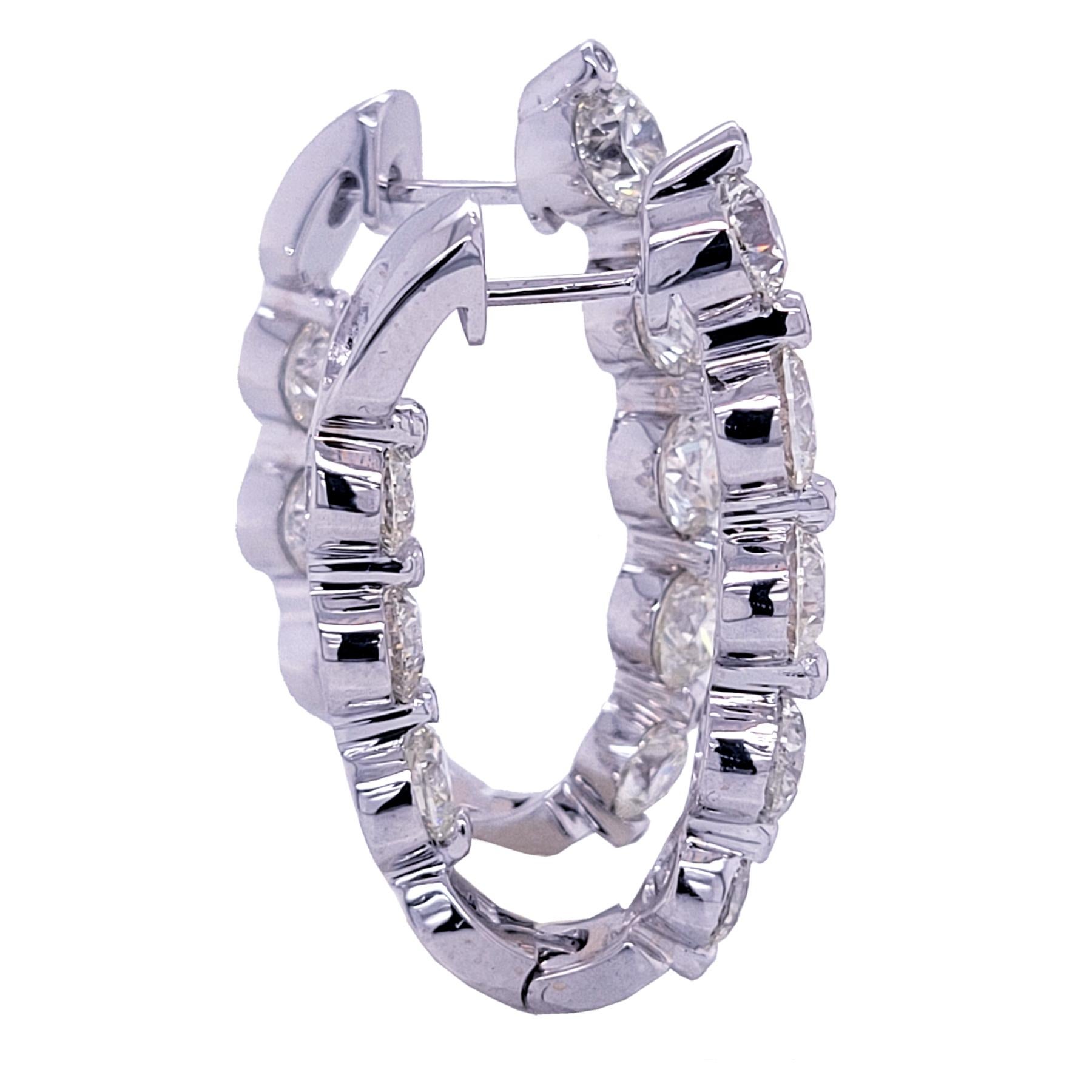 Taille ronde Boucles d'oreilles en or 148 carats, 9,33 carats, avec boucle ovale intérieure/extérieure sertie de griffes. en vente