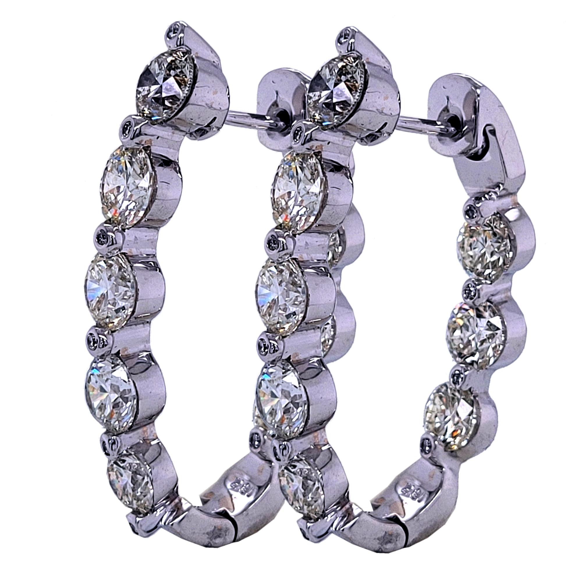 Boucles d'oreilles en or 148 carats, 9,33 carats, avec boucle ovale intérieure/extérieure sertie de griffes. Neuf - En vente à Los Angeles, CA