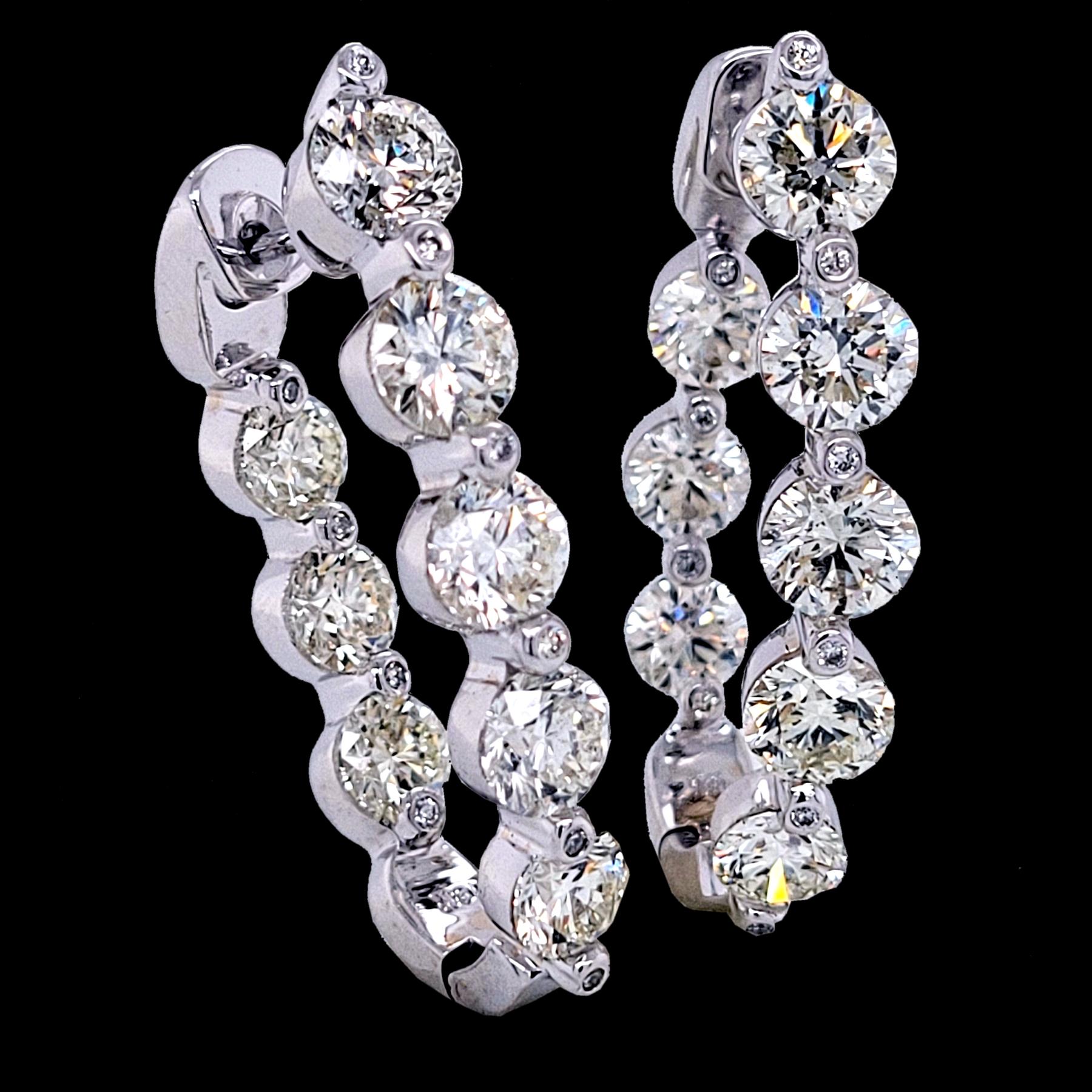Boucles d'oreilles en or 148 carats, 9,33 carats, avec boucle ovale intérieure/extérieure sertie de griffes. Pour femmes en vente