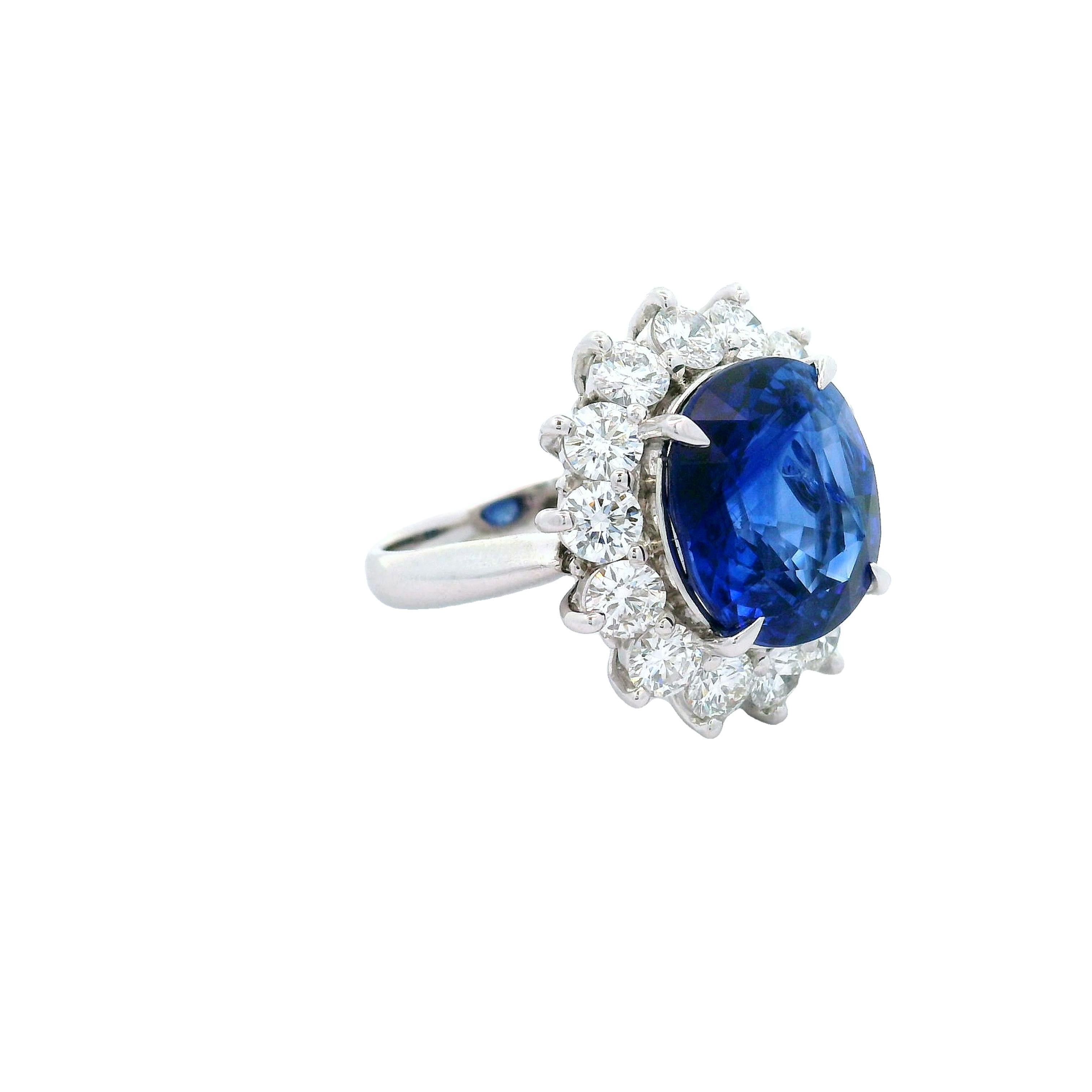 Platinring mit 9,97 Karat Ceylon-Saphir-Diamant-Halo, GIA-zertifiziert (Ovalschliff) im Angebot