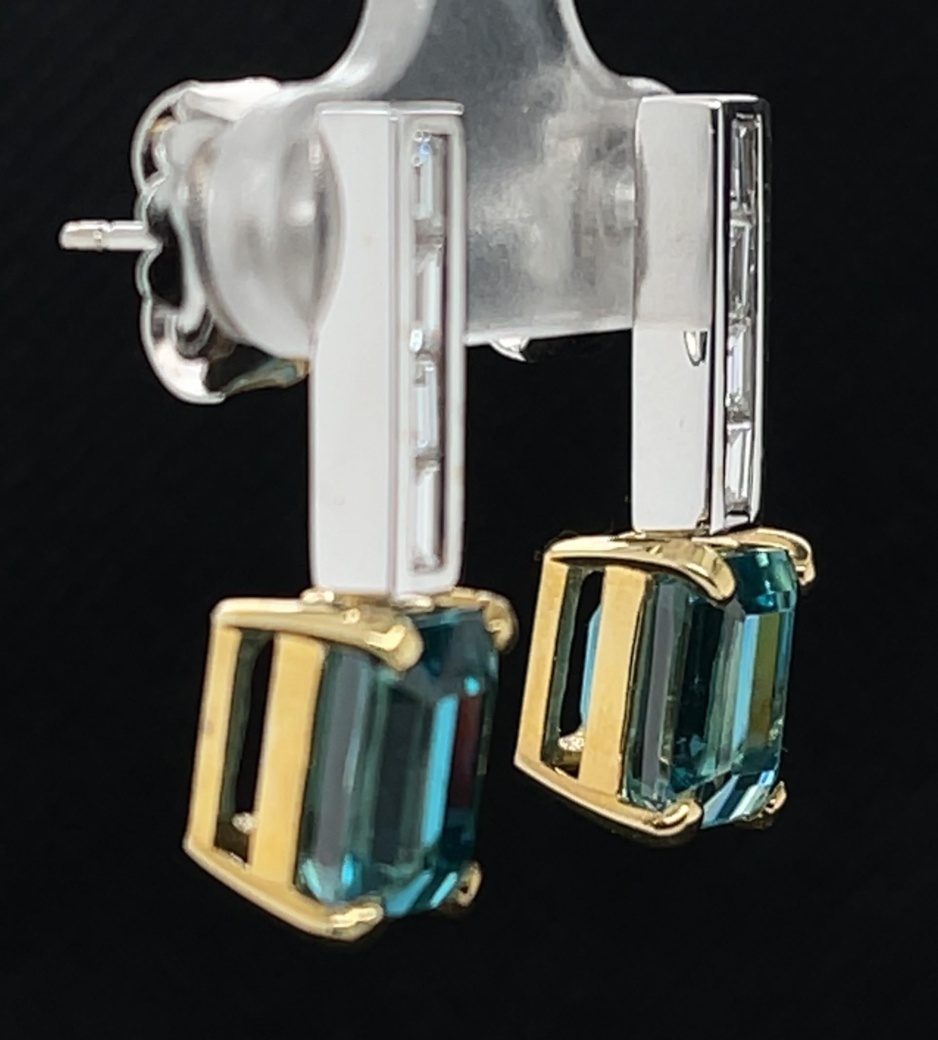 Artigiano Orecchini a goccia con zircone blu e diamanti in oro bianco 18 carati, 9,97 carati totali in vendita