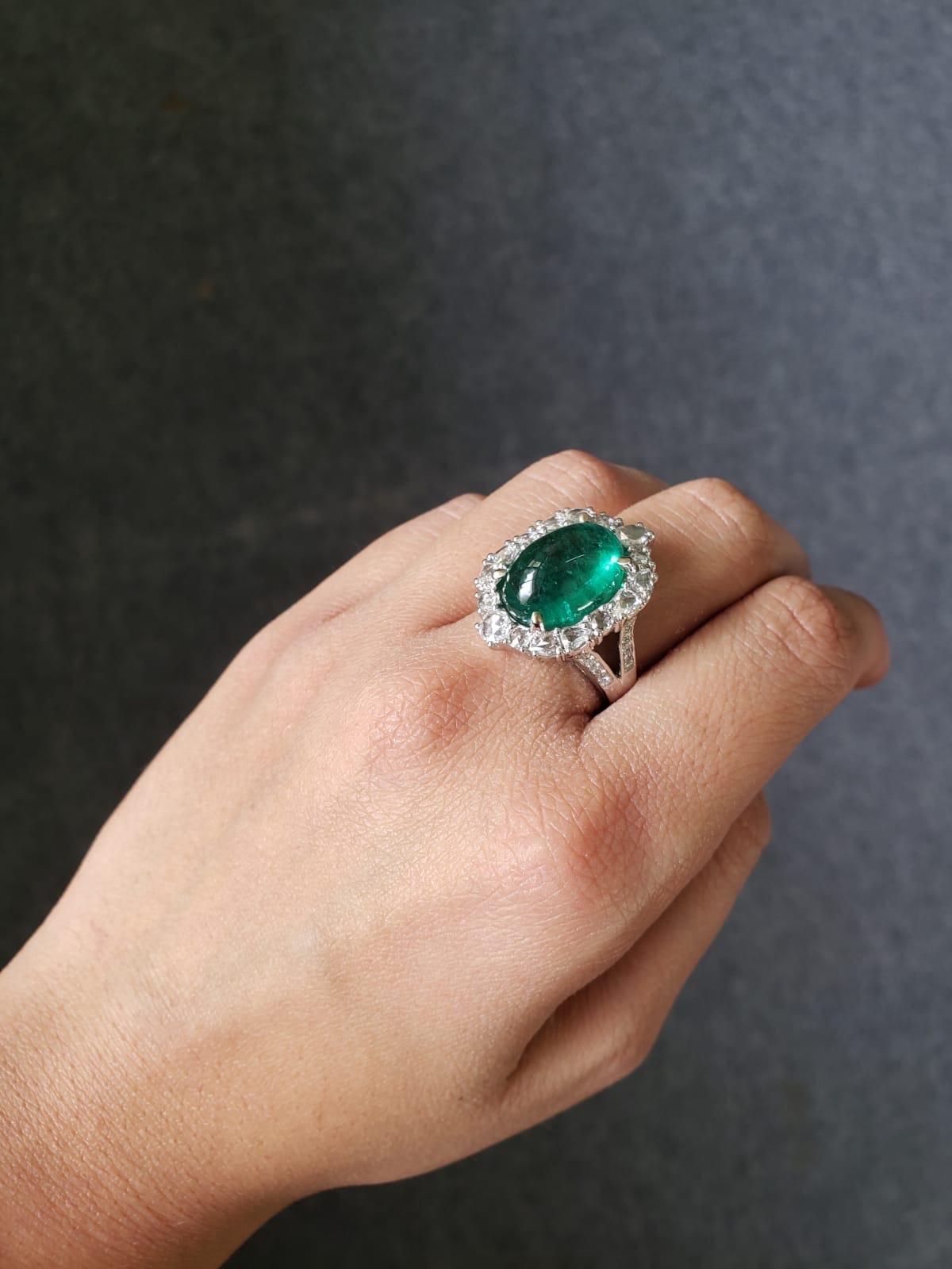 9.98 Carat Emerald Cabochon and Diamond Cocktail Engagement Ring In New Condition For Sale In Bangkok, Thailand