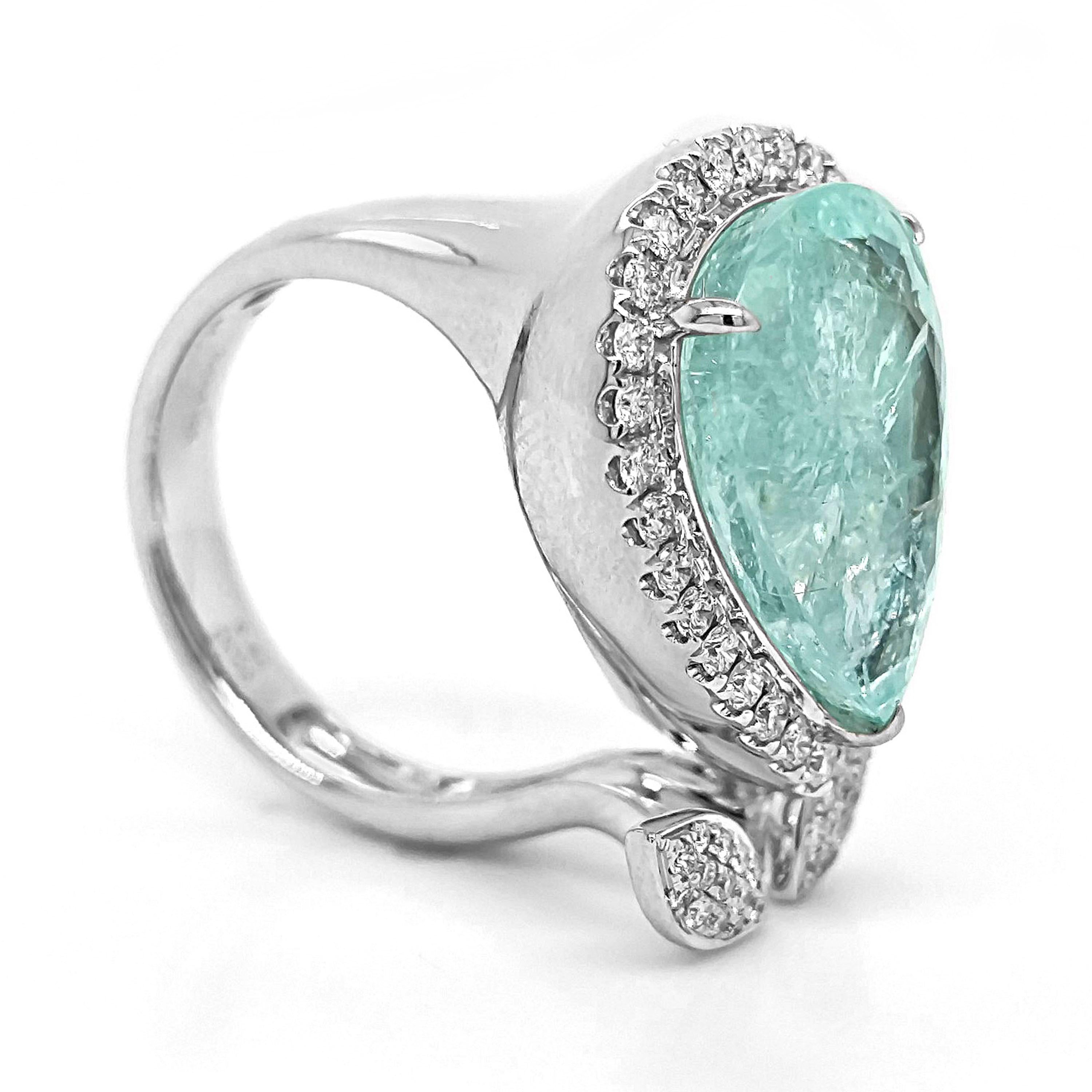 Taglio misto Anello in oro bianco con diamanti bianchi e PARAIBA TOURMALINE da 9.98 carati in vendita