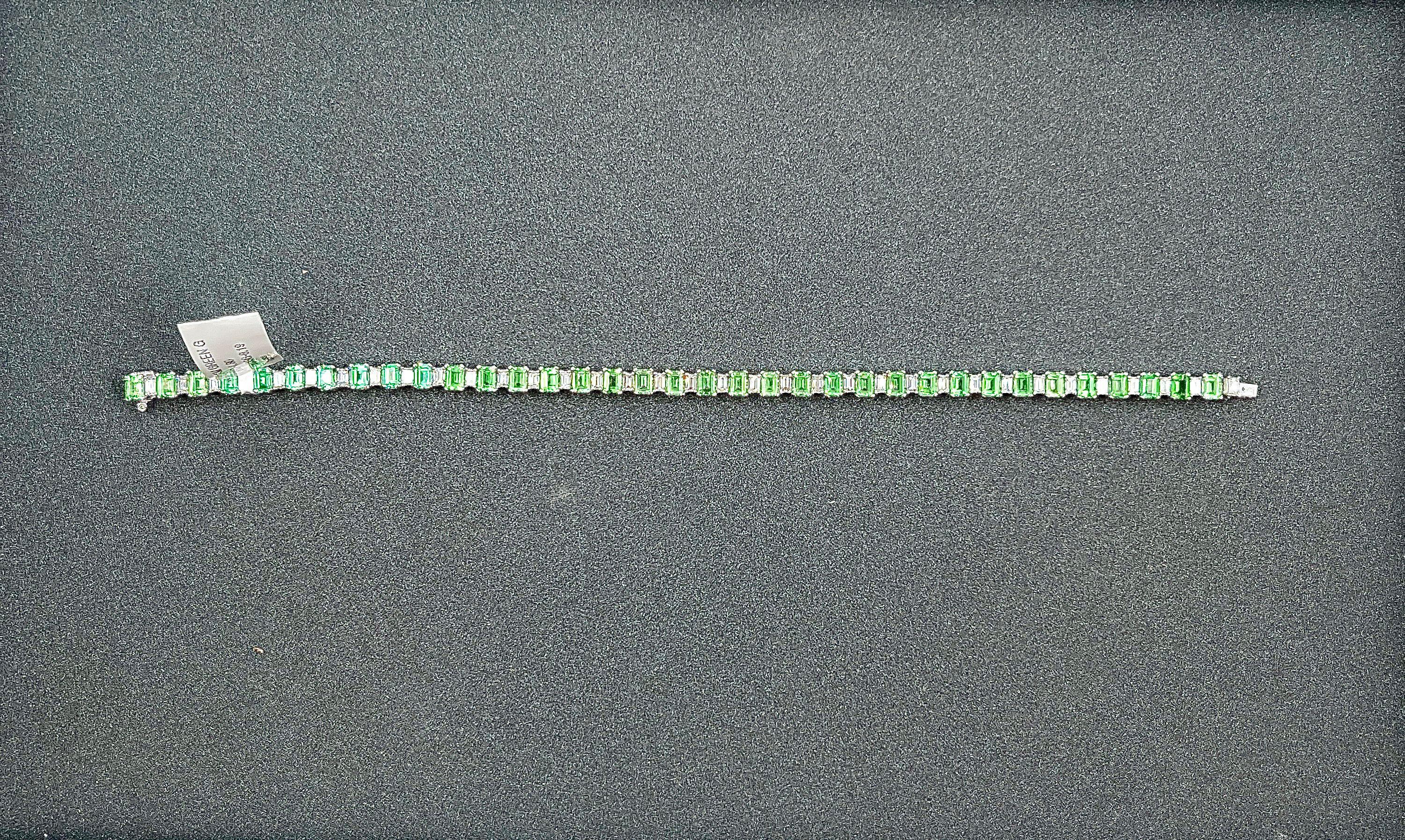 Bracelet de 9,99 ct de grenat vert naturel et de diamants Neuf - En vente à Chicago, IL