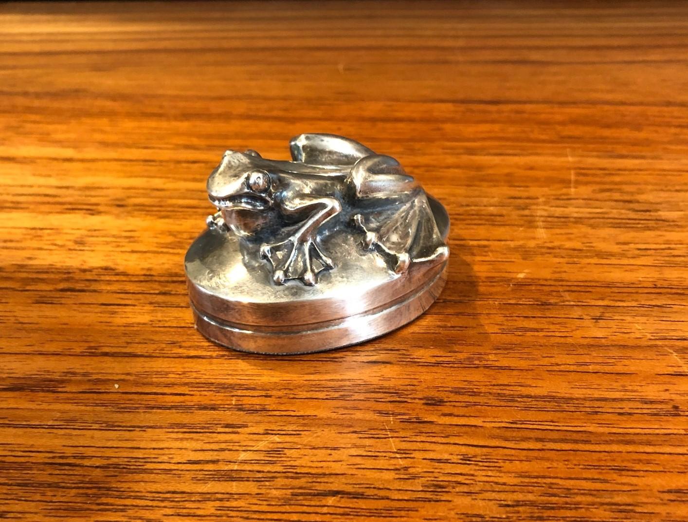 American 999 Pure Silver Repousse Frog / Toad Sculpture or Paperweight by Henryk Winograd