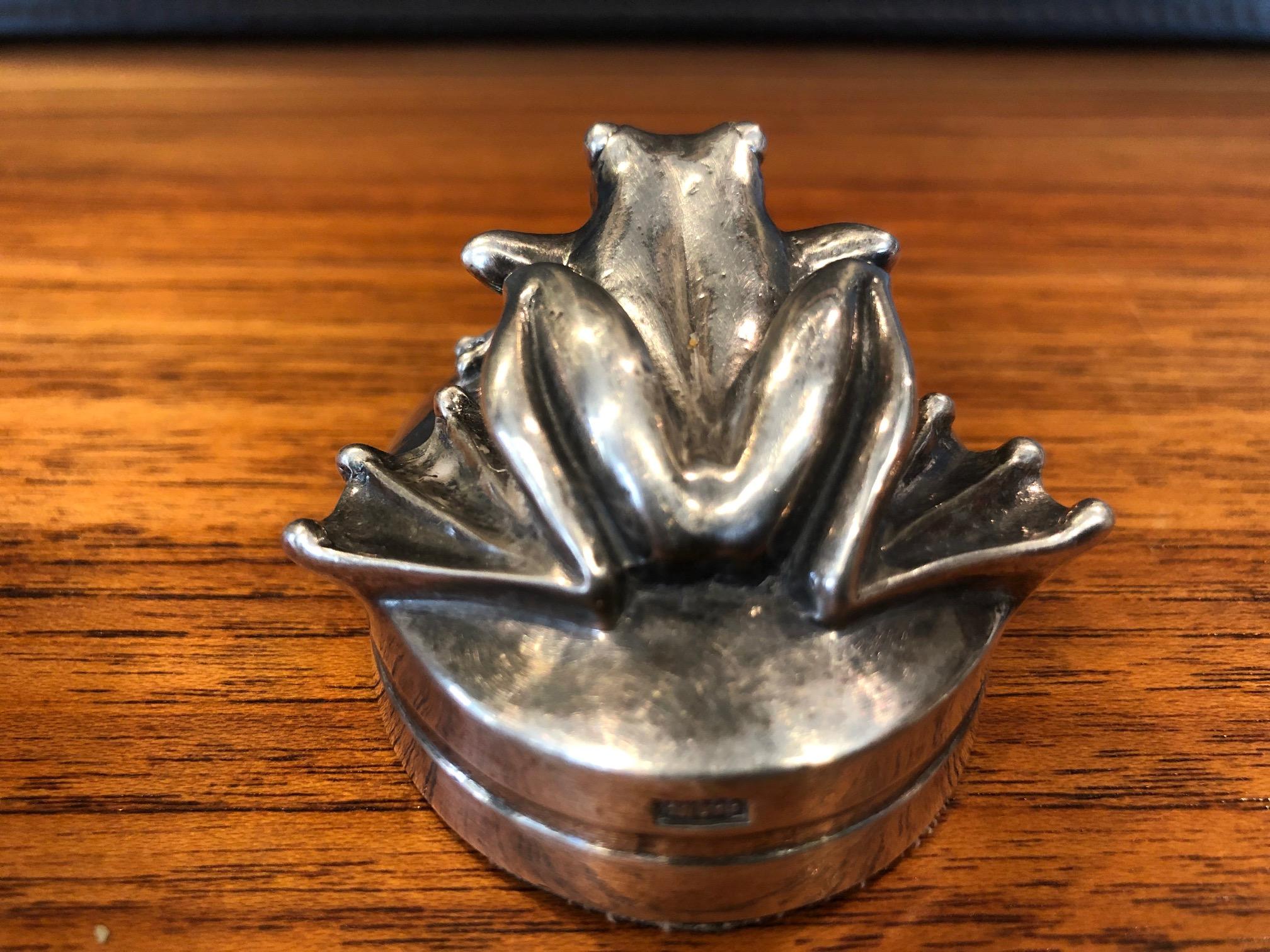 20th Century 999 Pure Silver Repousse Frog / Toad Sculpture or Paperweight by Henryk Winograd