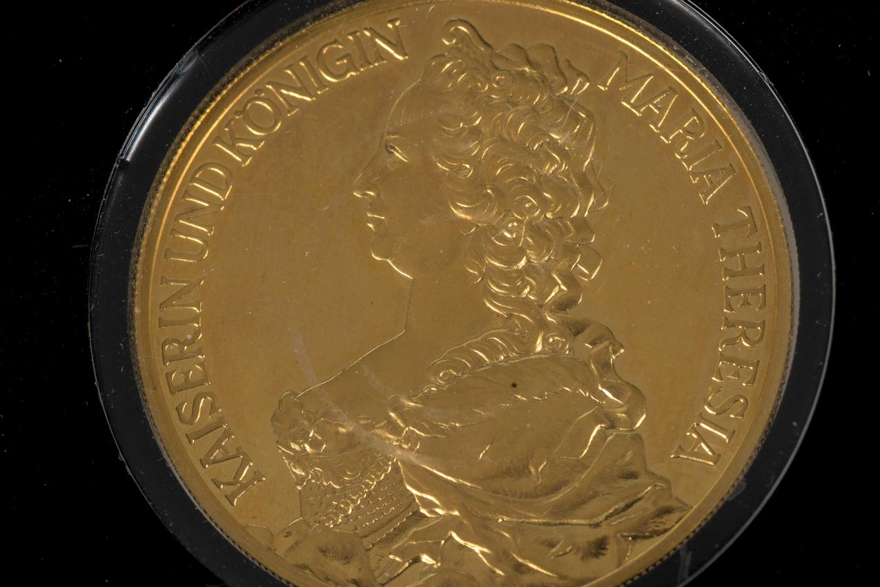 999-Tausendstel-Goldmünze mit dem Bildnis von Maria Theresia und Kaiserin Elisa im Angebot 3