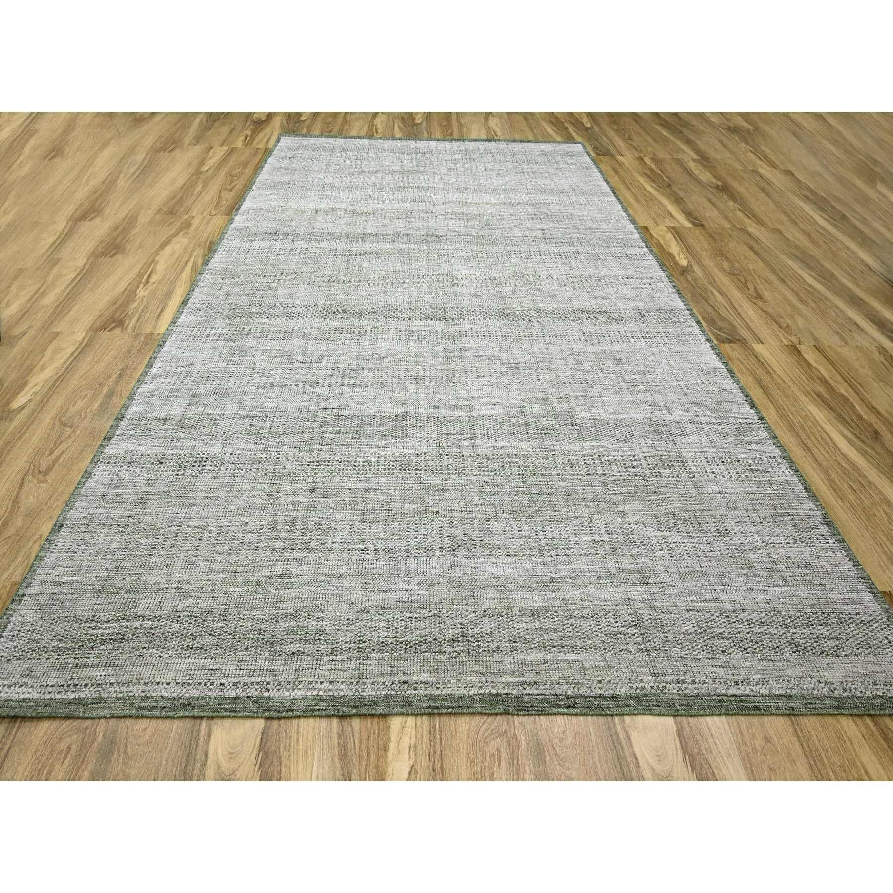 Vista Blanca con Verde Albahaca, Diseño de Hierba Oxidada y Desgastada con Urdimbres Expuestas, Anudada a Mano, 100% Lana, Alfombra Oriental
Materiales primarios: Lana
Látex: Sin pelo 
altura: 0,25 Pulgadas
Estilo: Contemporáneo
Color principal: