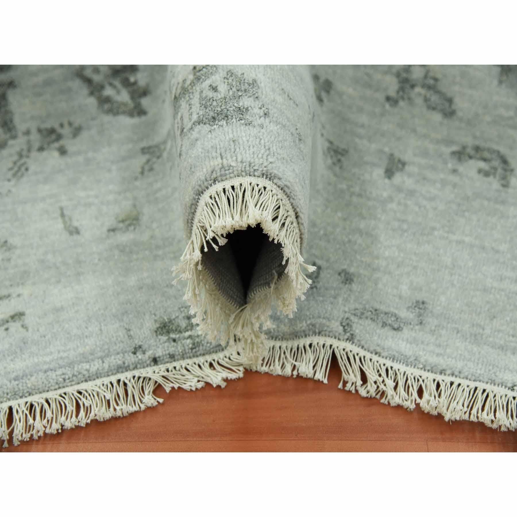 Hand-Knotted 9'9