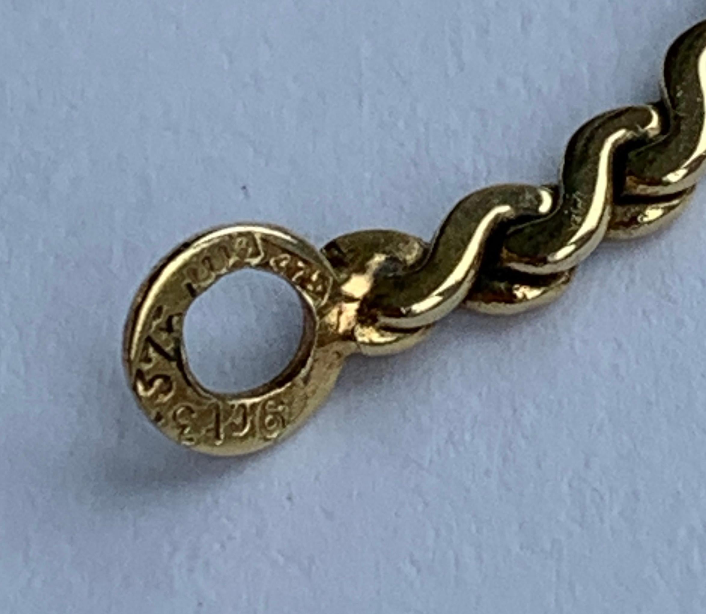 9ct 375 Gold 0.84 Carat Diamond Necklace For Sale 7