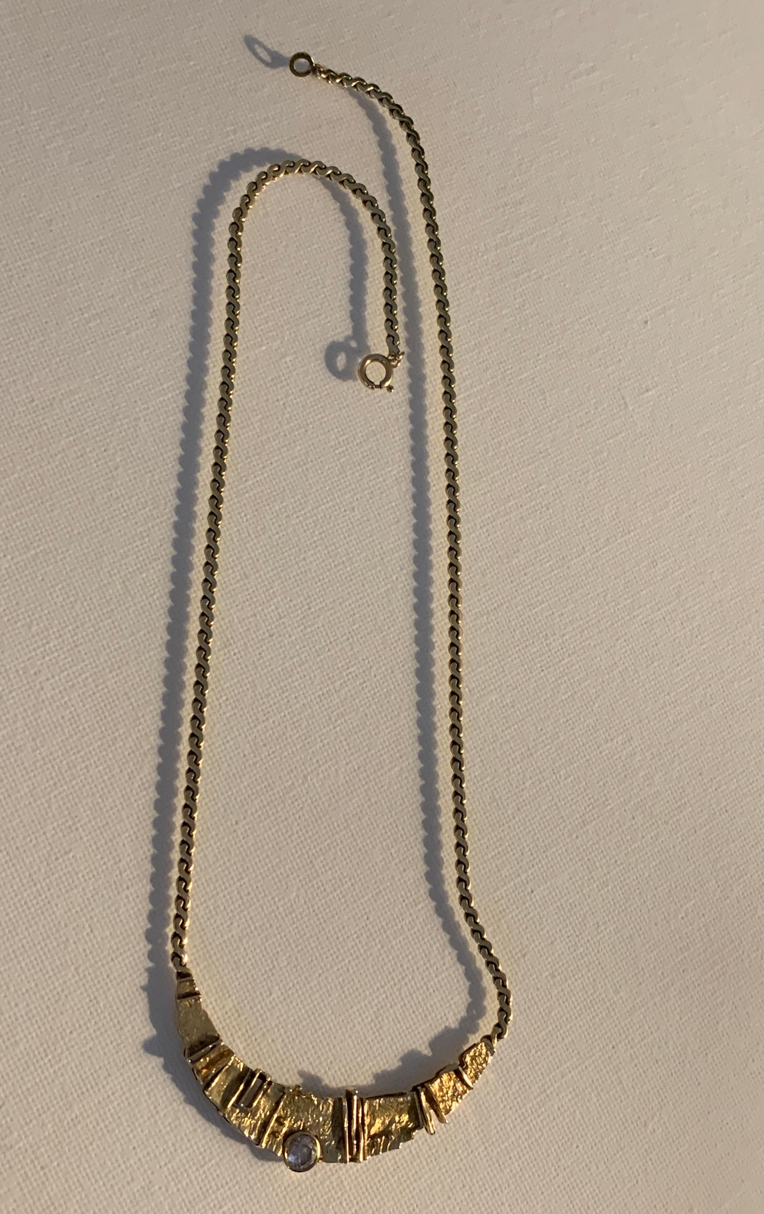 9ct 375 Gold 0.84 Carat Diamond Necklace For Sale 3