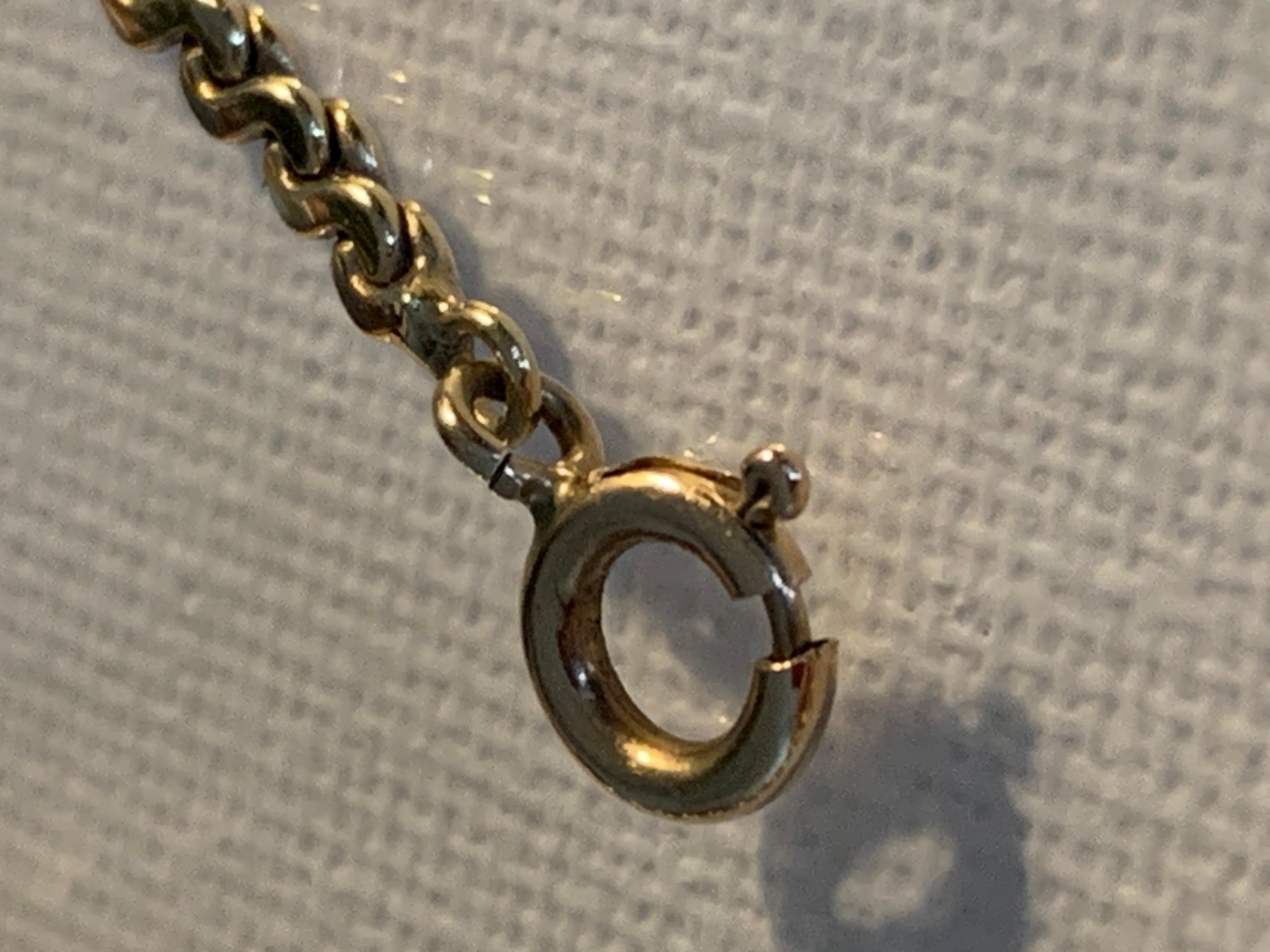 9ct 375 Gold 0.84 Carat Diamond Necklace For Sale 5