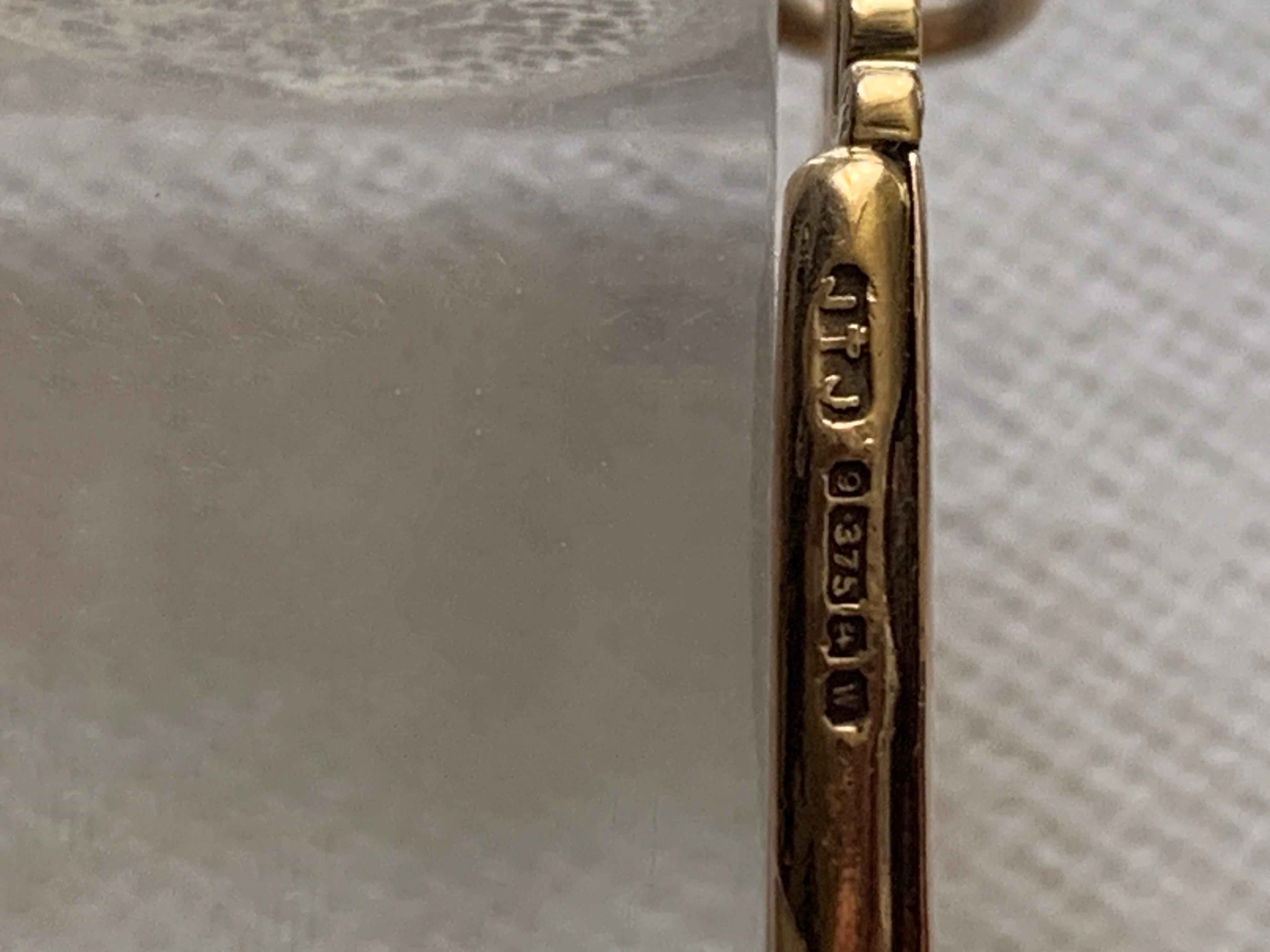 9ct 375 Gold Locket fully Hallmarked on side For Sale 1
