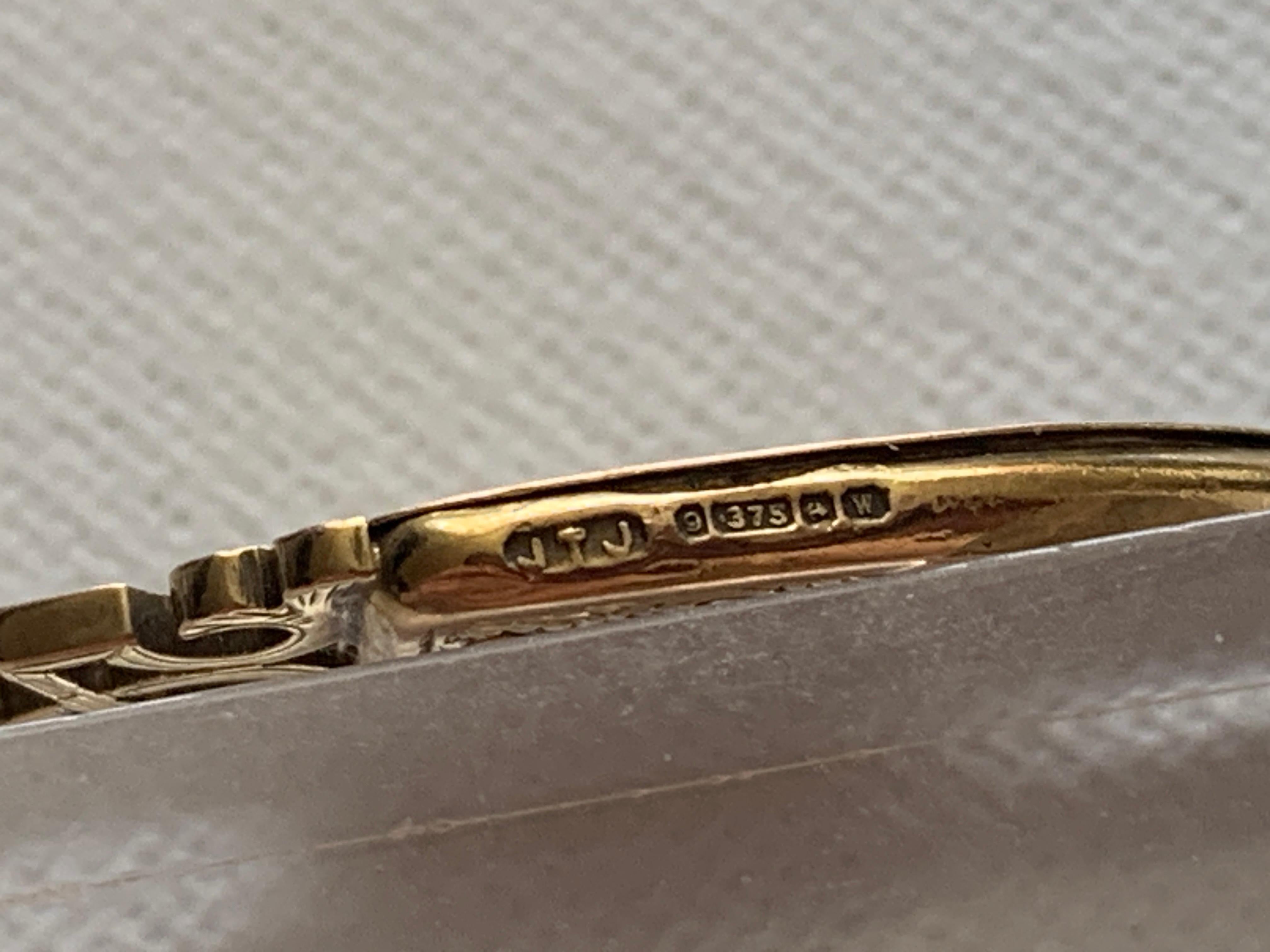 9ct 375 Gold Locket fully Hallmarked on side For Sale 2