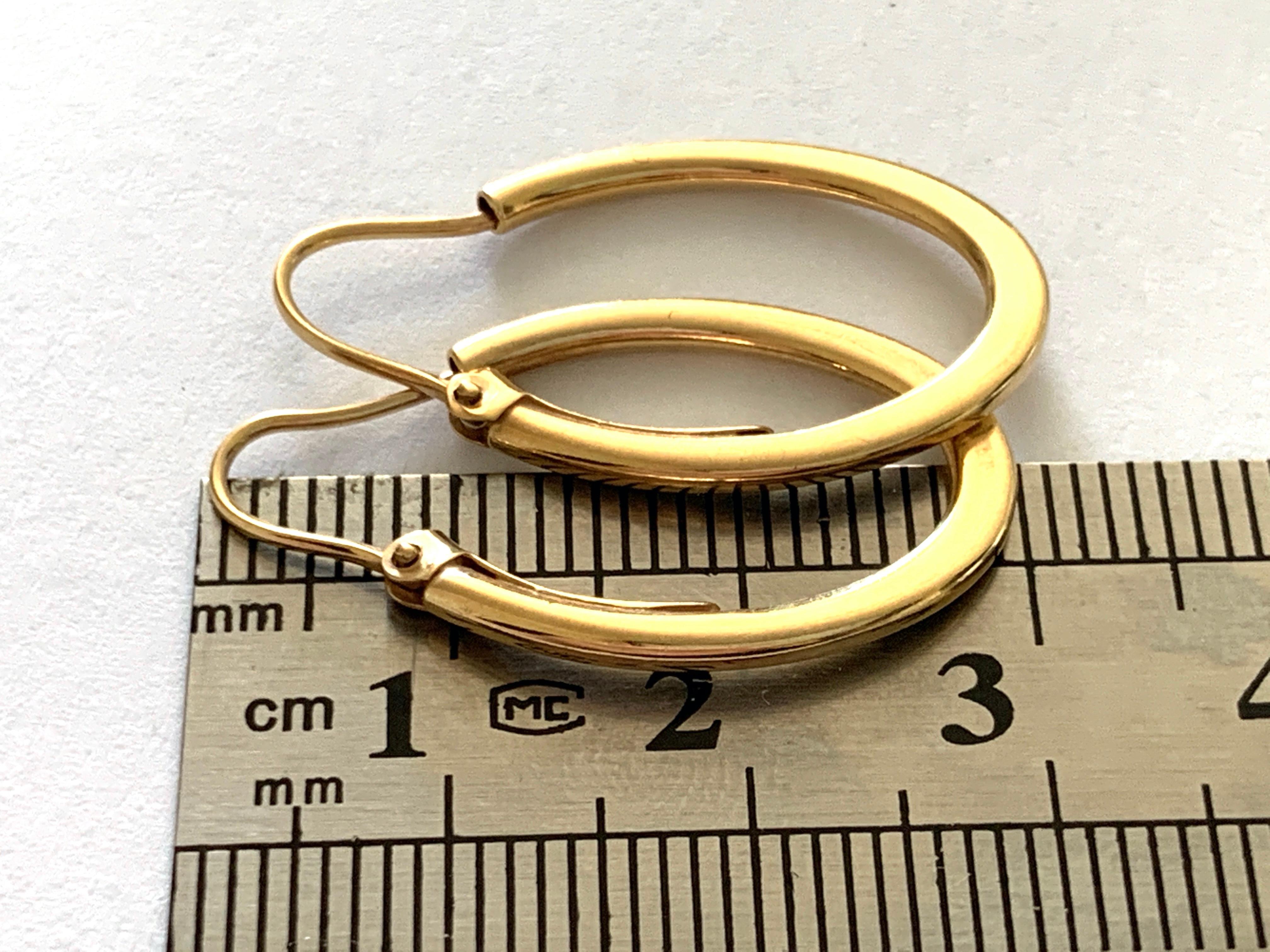 Ovale 9ct 375 Gold-Ohrringe von italienischem Goldschmied UnoAerre. im Zustand „Gut“ in London, GB
