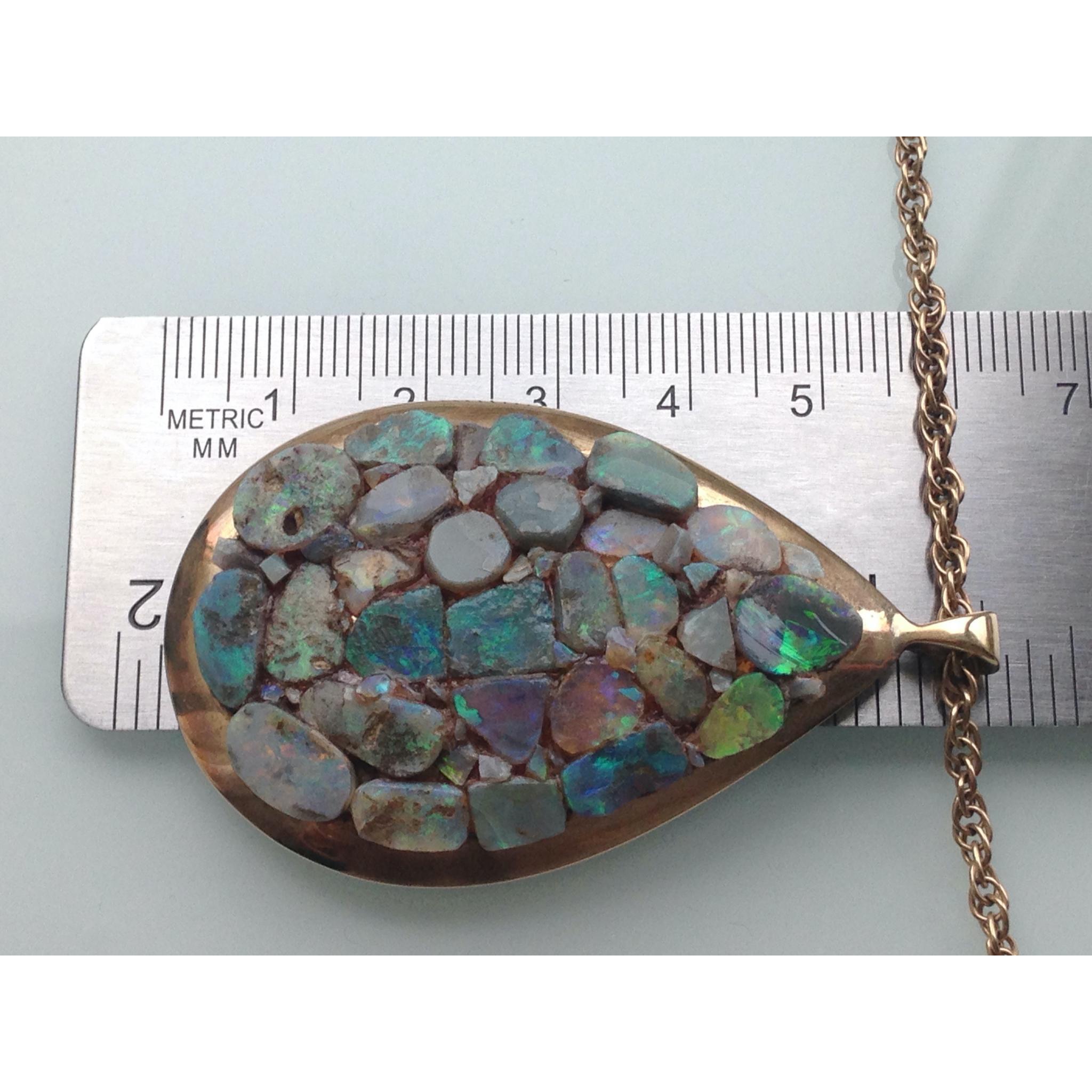 9ct 375 Gold Raw Opal Necklace Era, 1977 In Good Condition For Sale In London, GB