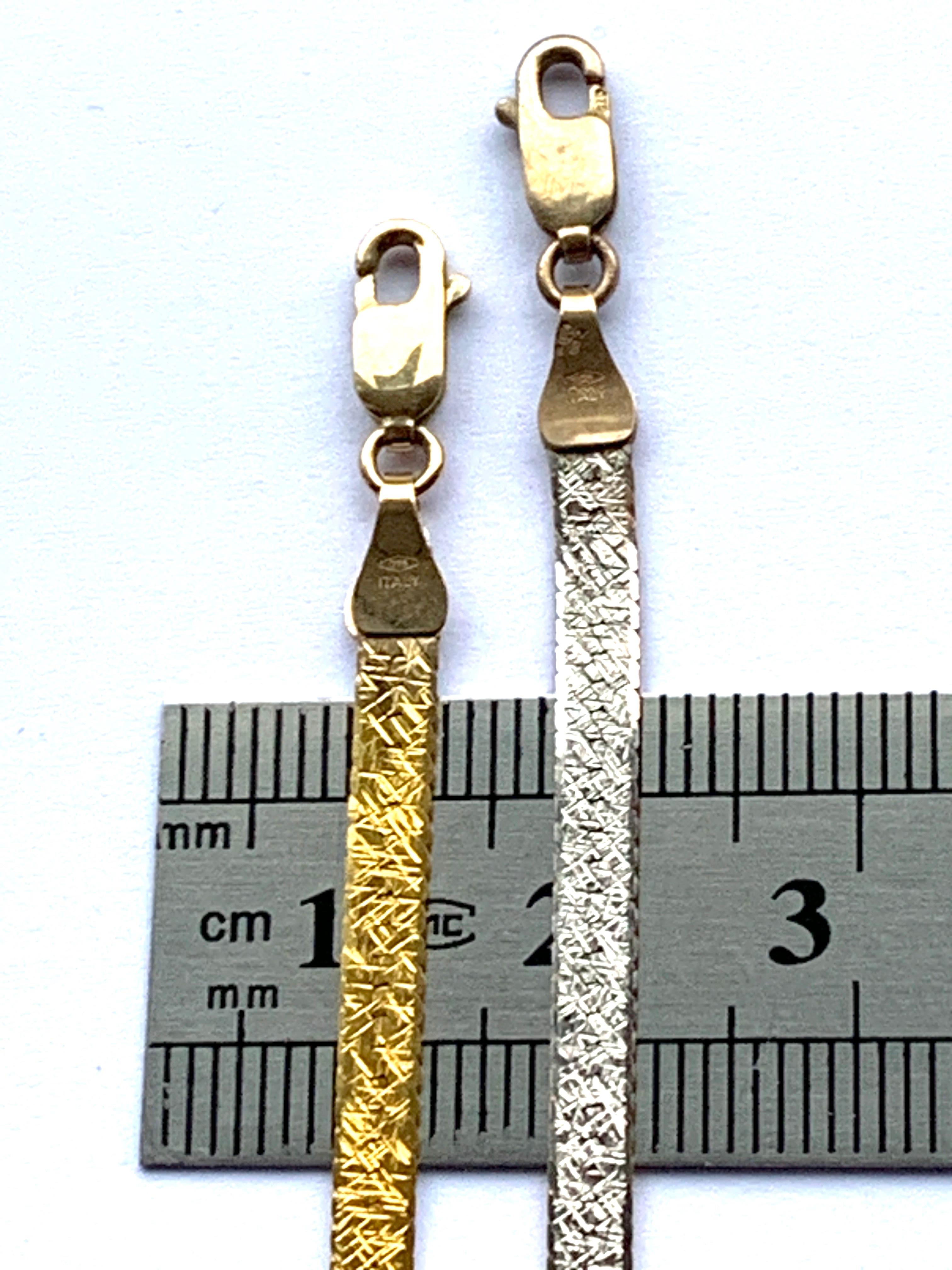 Set in oro 9ct 375 . Collana e bracciale in vendita 4