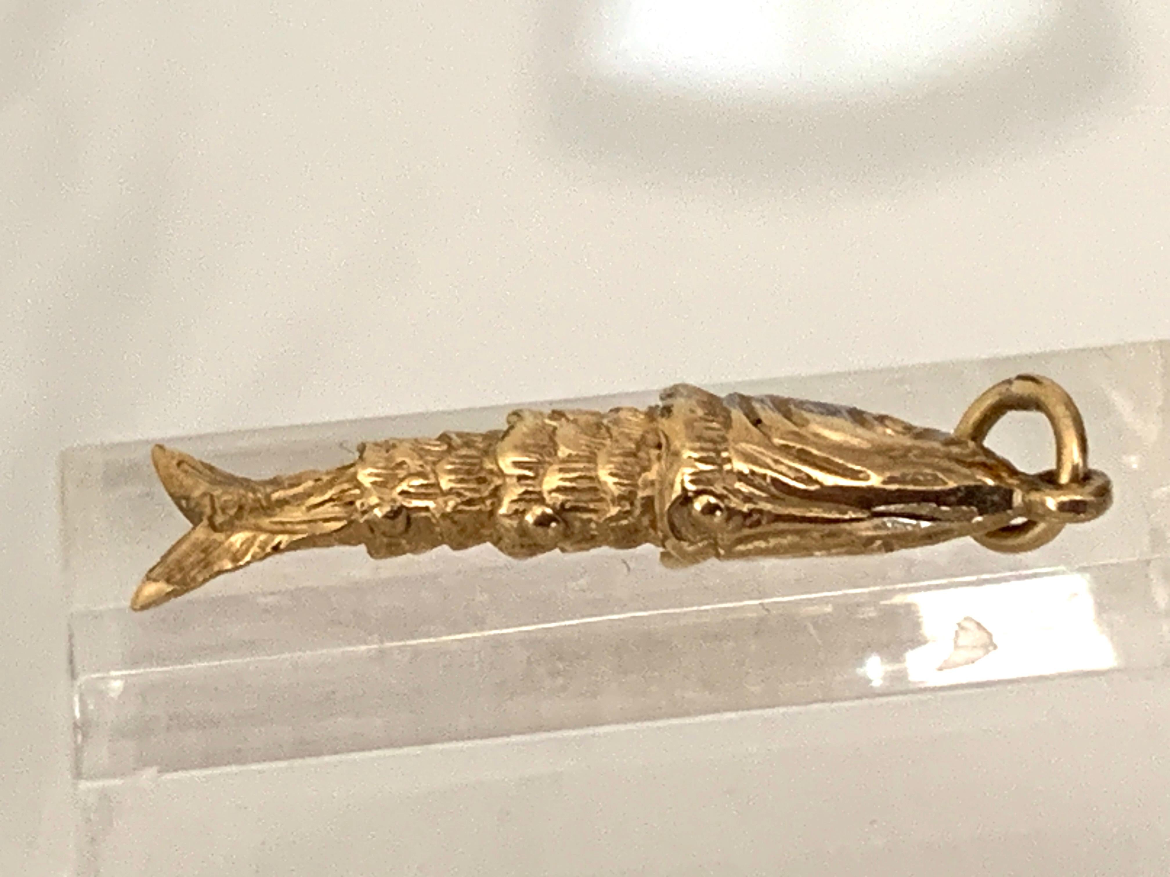 9ct 375 Gold Vintage Articulated Fish Pendant 7