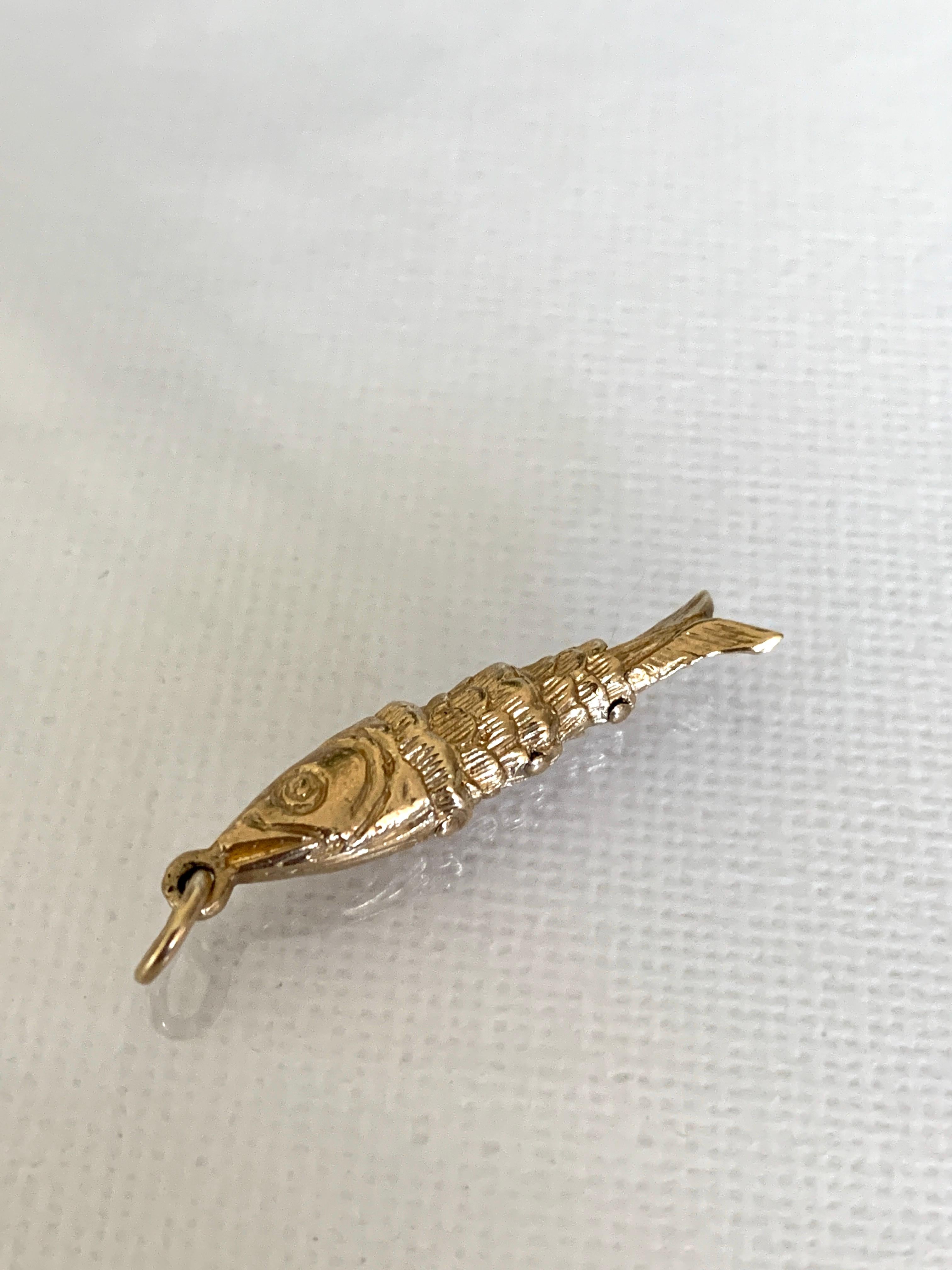 Women's 9ct 375 Gold Vintage Articulated Fish Pendant