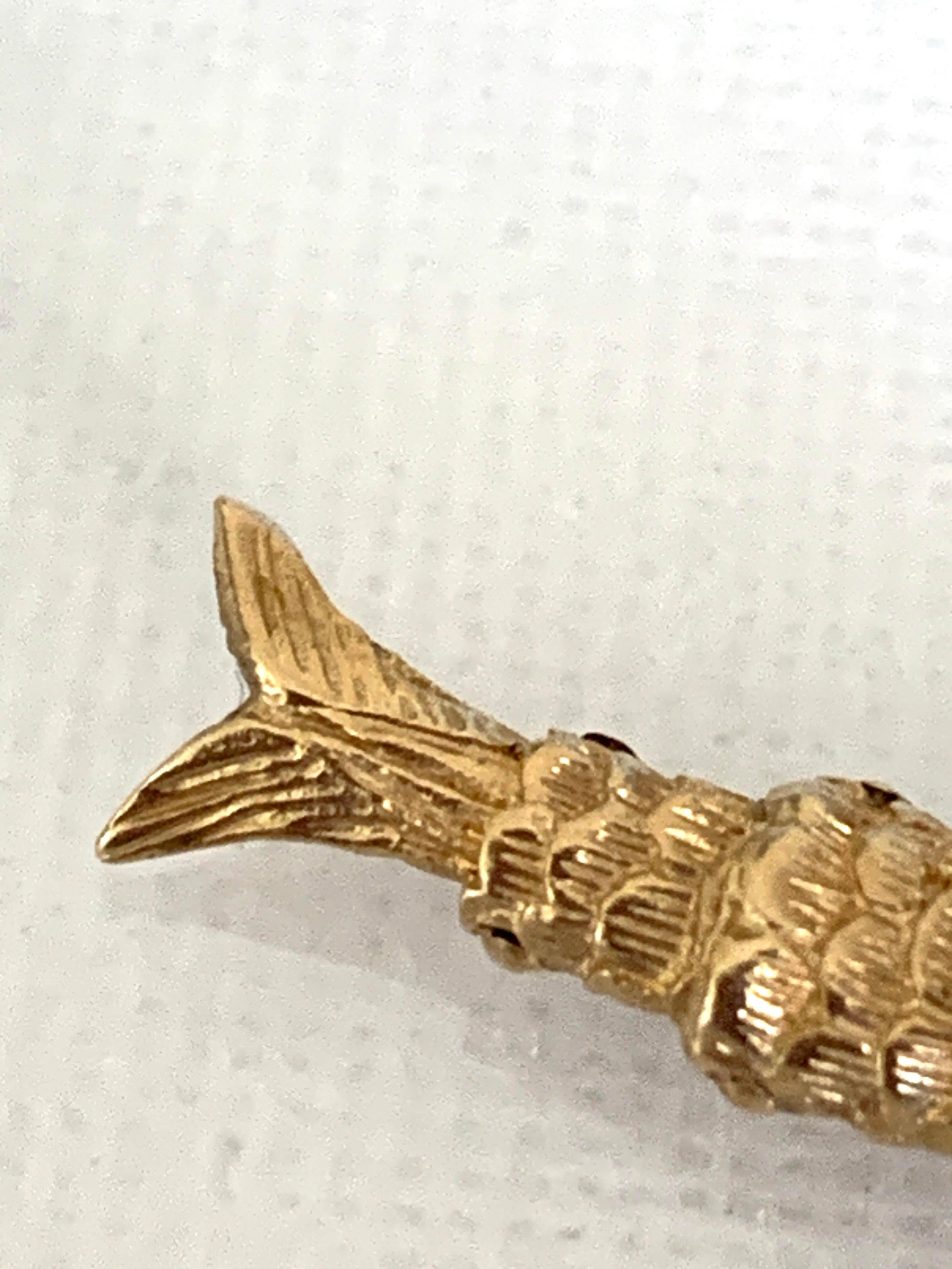 9ct 375 Gold Vintage Articulated Fish Pendant 1