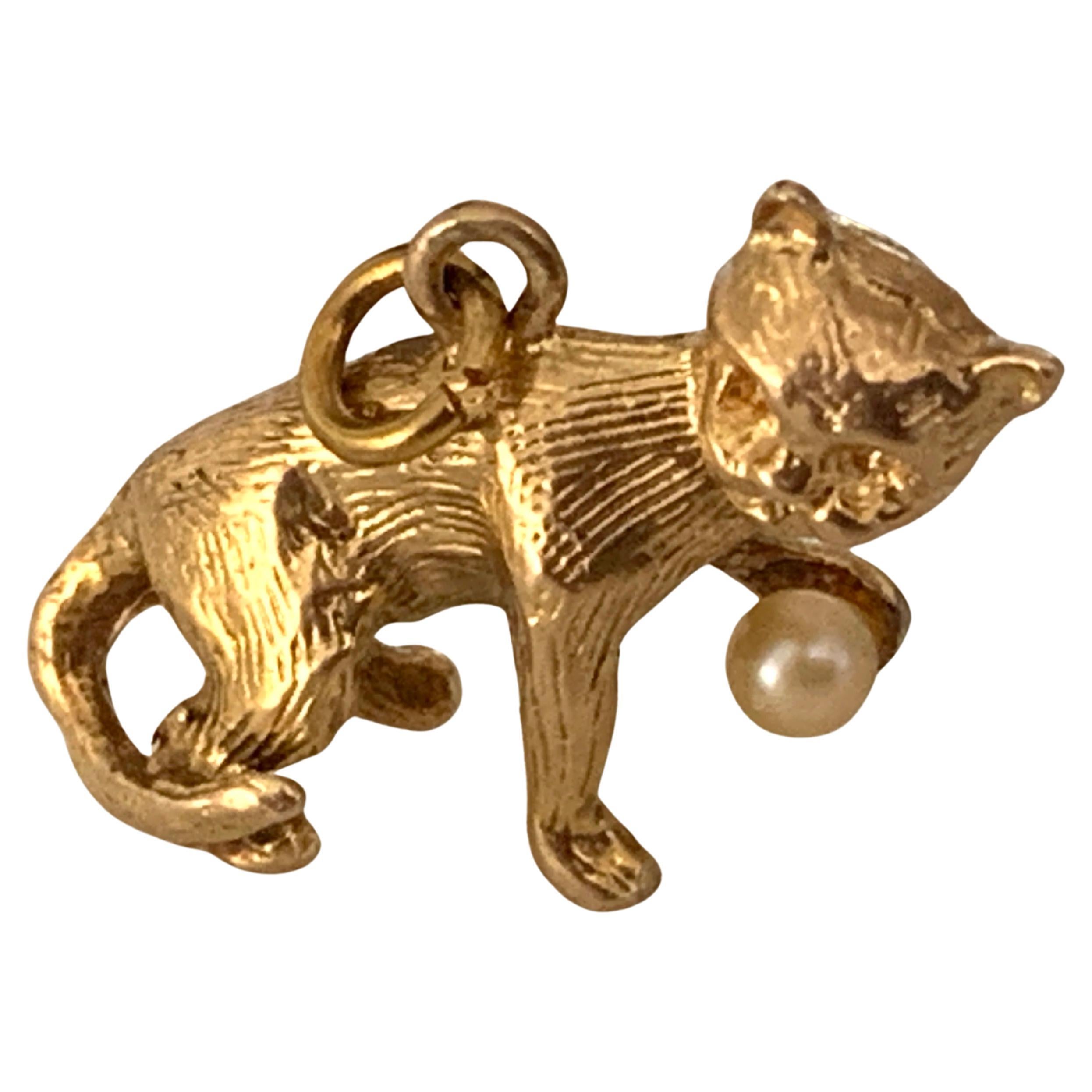 9ct 375 Gold Vintage Cat Charm dated 1950s