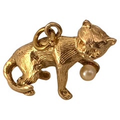 9ct 375 Gold Vintage Cat Charm dated 1950s