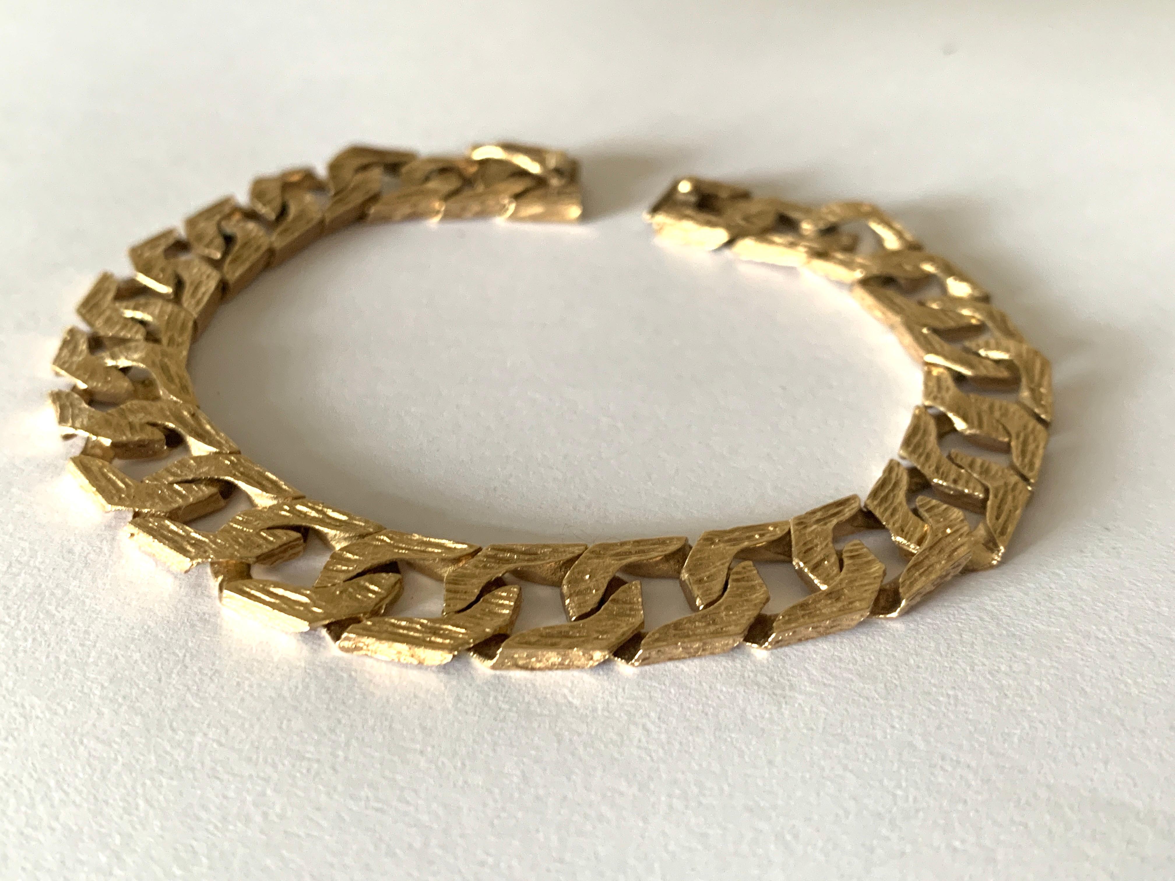 Women's or Men's 9ct 375 Gold Vintage Cuban Link Bracelet For Sale