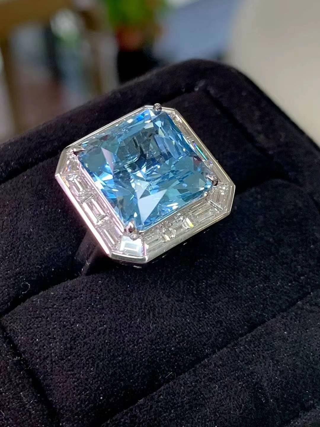 Ciondolo ad anello convertibile con acquamarina 9ct e diamante bianco 2ct in oro bianco 18k In condizioni Nuovo in vendita a Bucharest, Romania