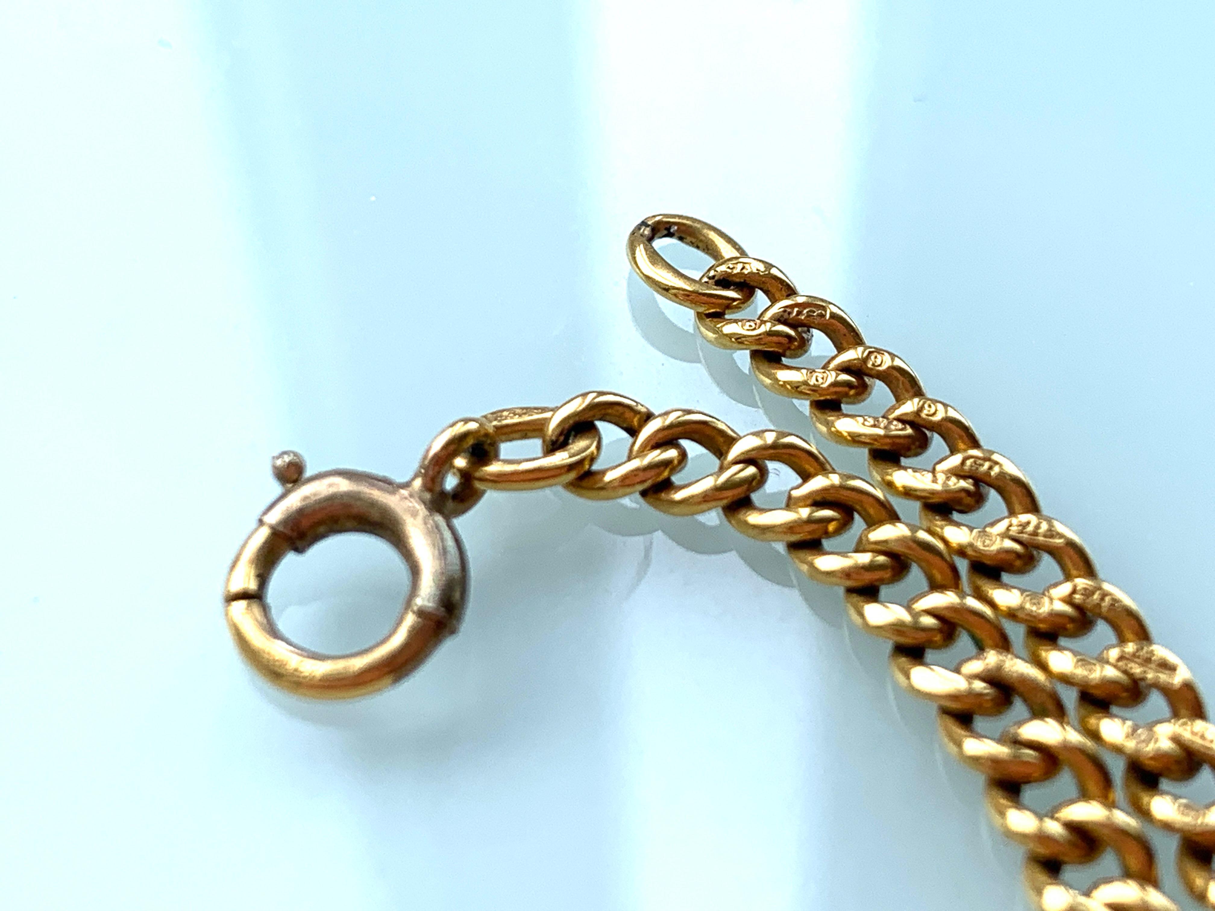  18ct Gold Pendant on a 9ct Gold Antique Chain  In Good Condition In London, GB