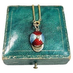 9ct Gold 1960 London Hallmarked Claret & Blue Enamel Jockey's Riding Cap Pendant