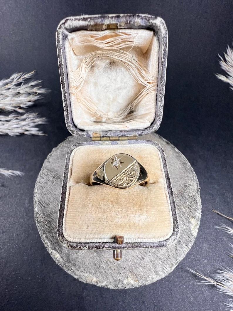 9ct Gold 1990s Sheffield Hallmarked Oval Signet Ring with Star Set Diamond 2