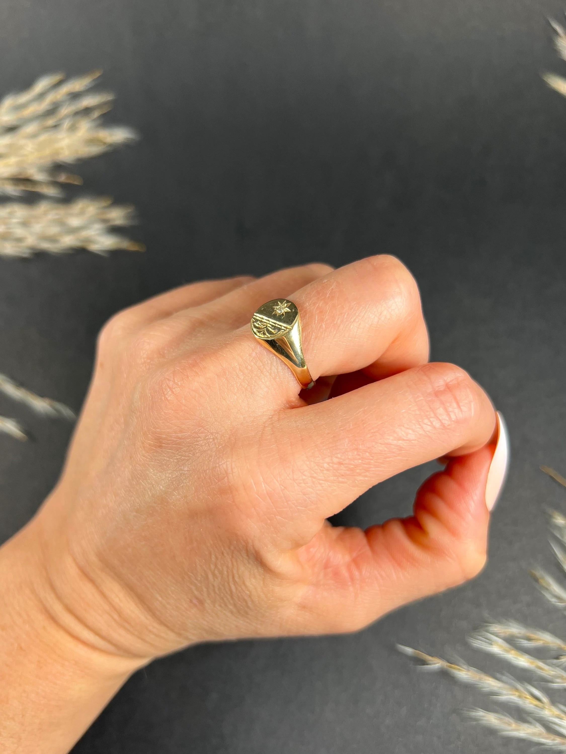 9ct Gold 1990s Sheffield Hallmarked Oval Signet Ring with Star Set Diamond 3