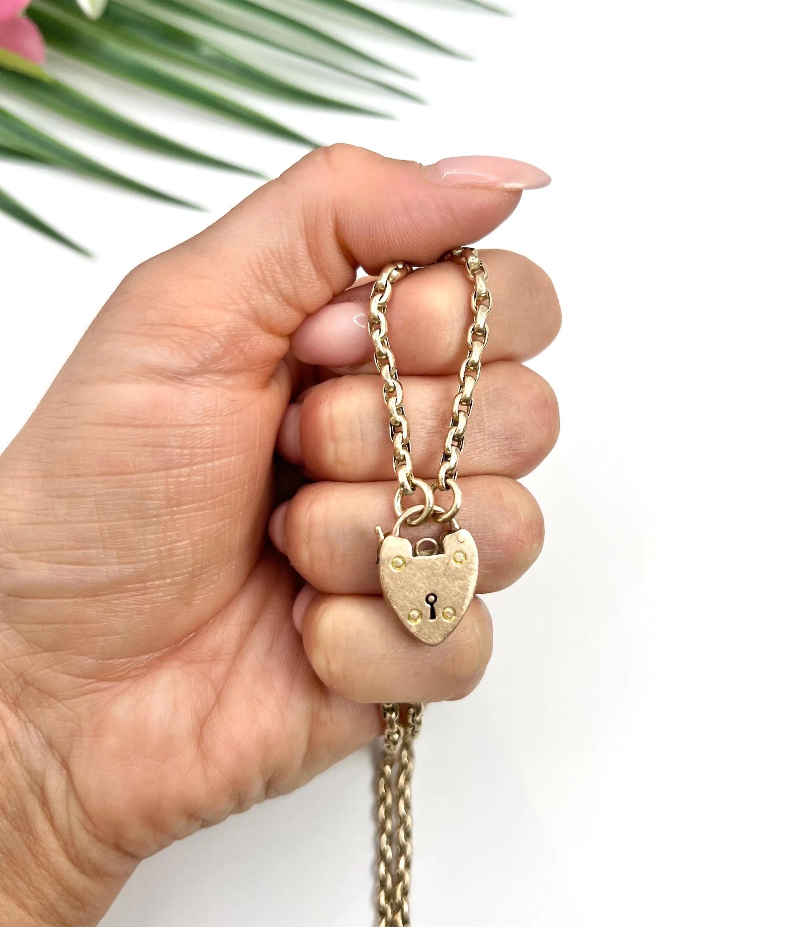 Femenino o masculino Cadena Belcher ovalada de oro de 9 ct de 22 3/4 pulgadas con cierre de candado de corazón Hallmarked 1901 en venta