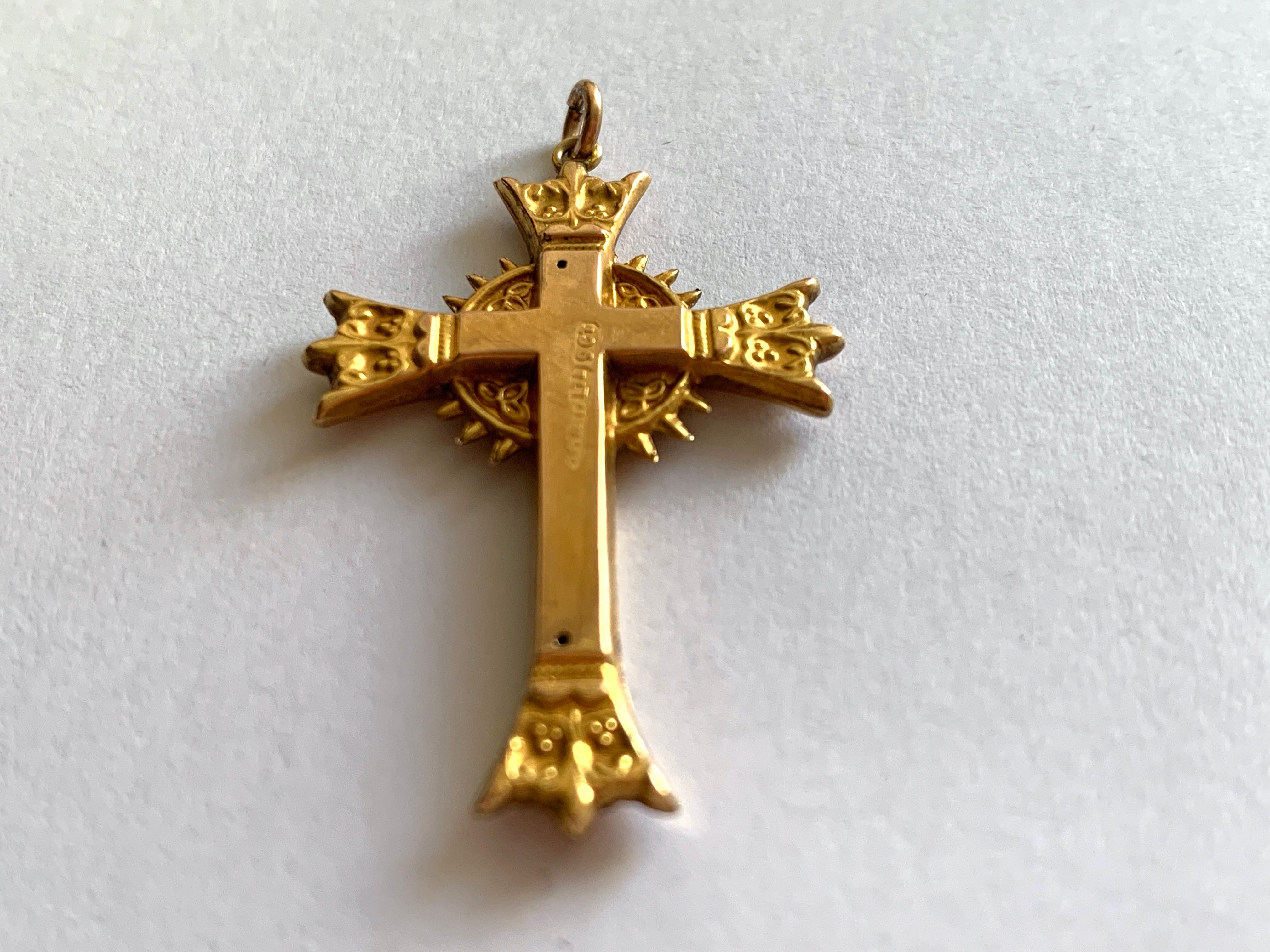 Antikes Kreuz aus 9 kt Gold
Dieses Kreuz ist hohl
Hersteller Marken sind abgenutzt, aber 9ct ist klar
Gewicht 1,36 Gramm
Größe 3,5cm x 2cm 