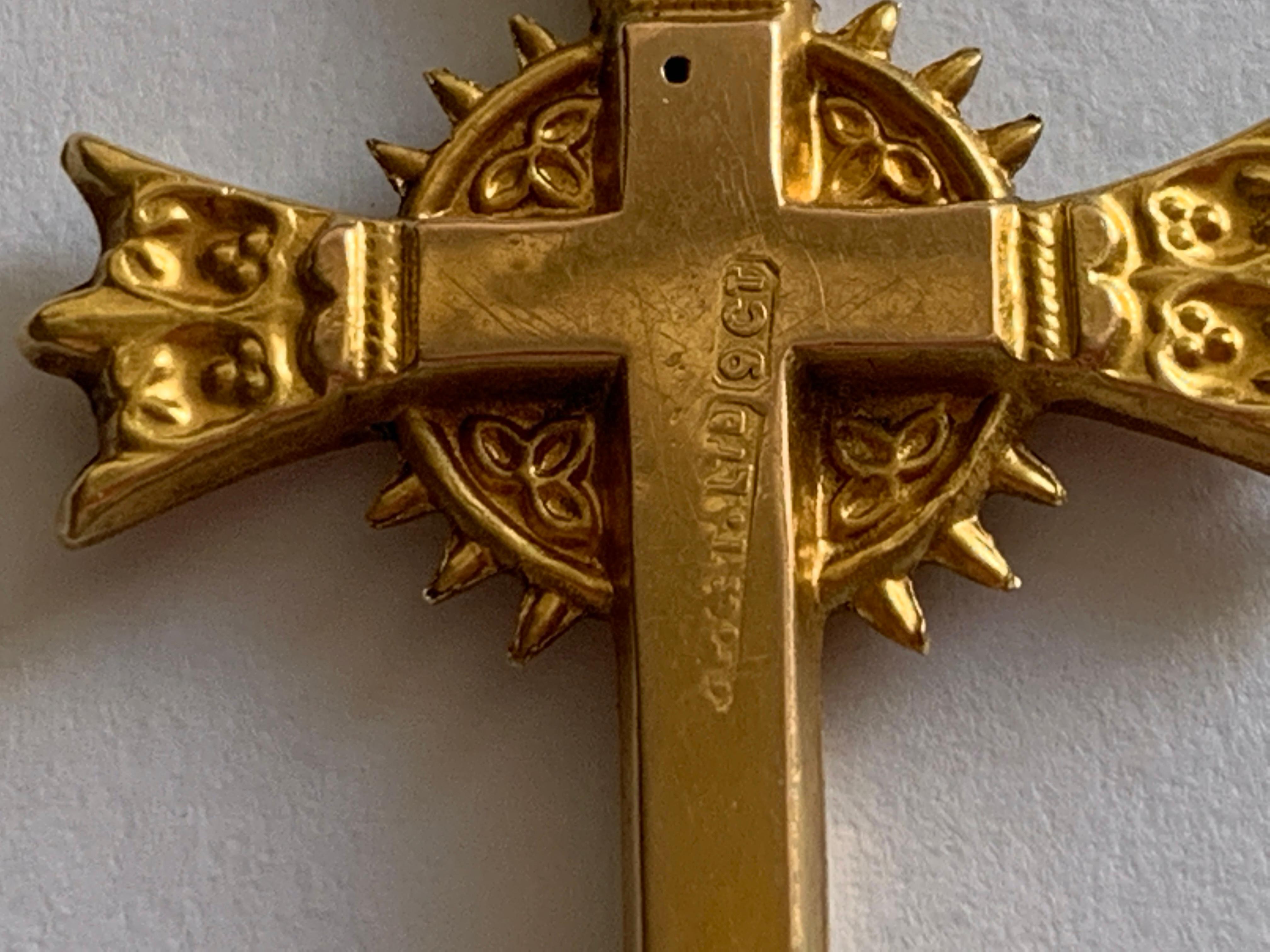 Antikes dekoratives Kruzifix aus 9 Karat Gold (Edwardian)