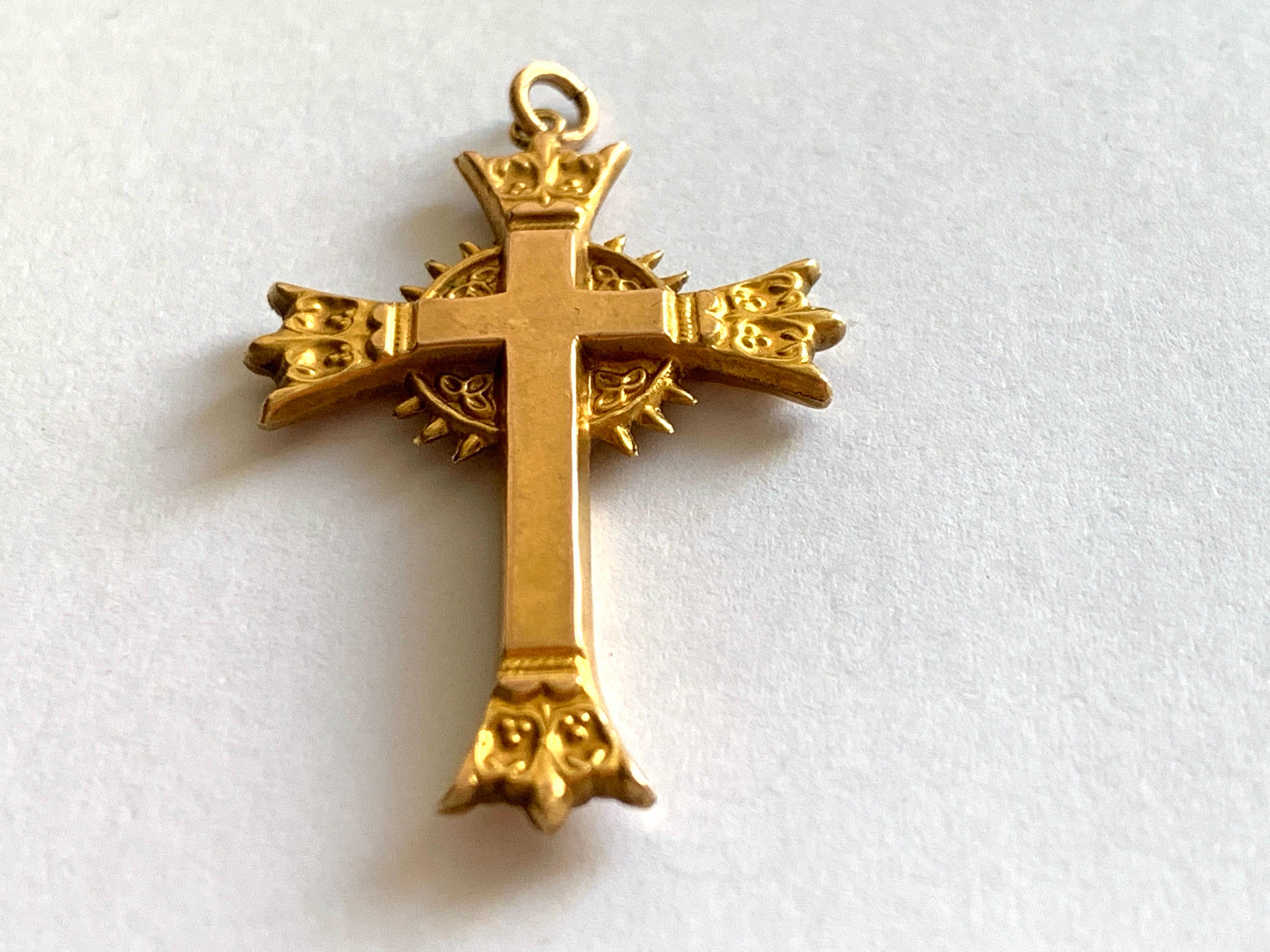 Antikes dekoratives Kruzifix aus 9 Karat Gold im Zustand „Gut“ in London, GB