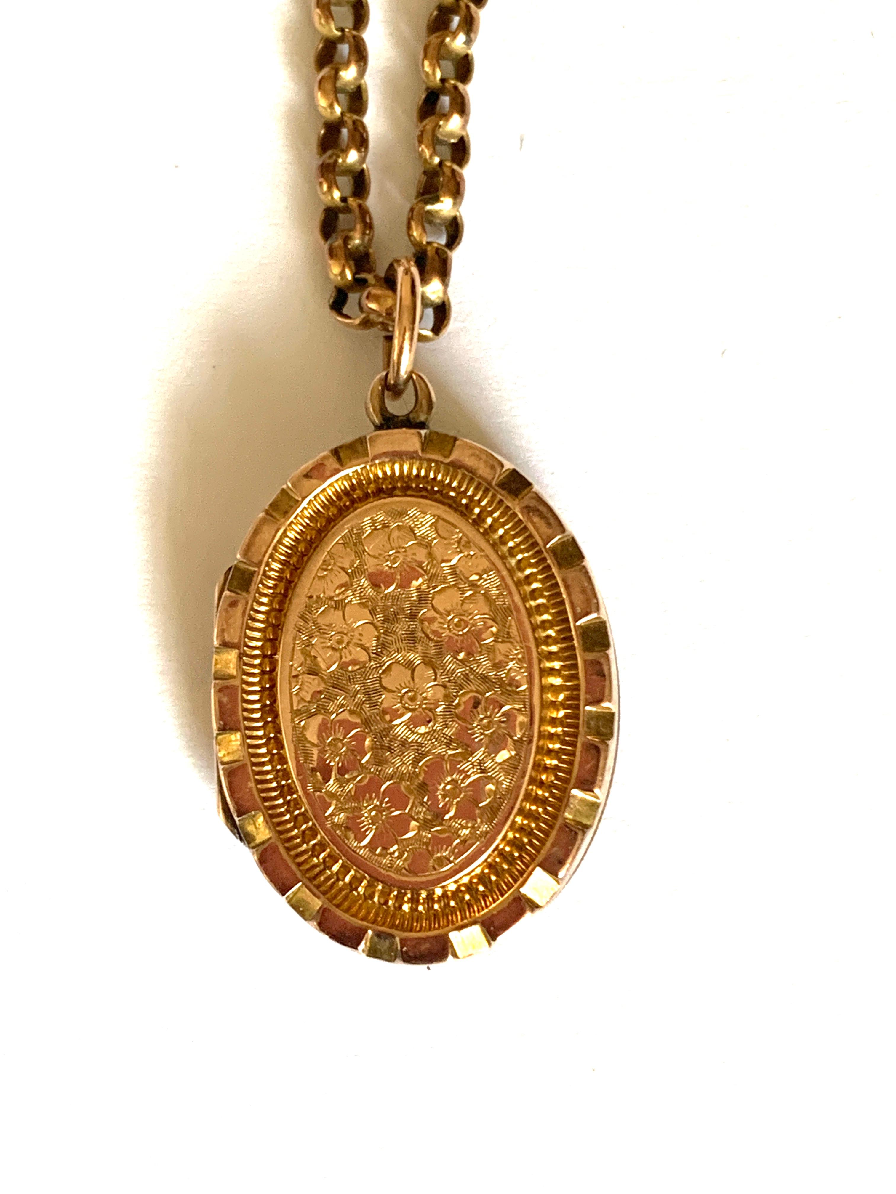 Edwardian 9ct Gold Antique Locket & Chain For Sale