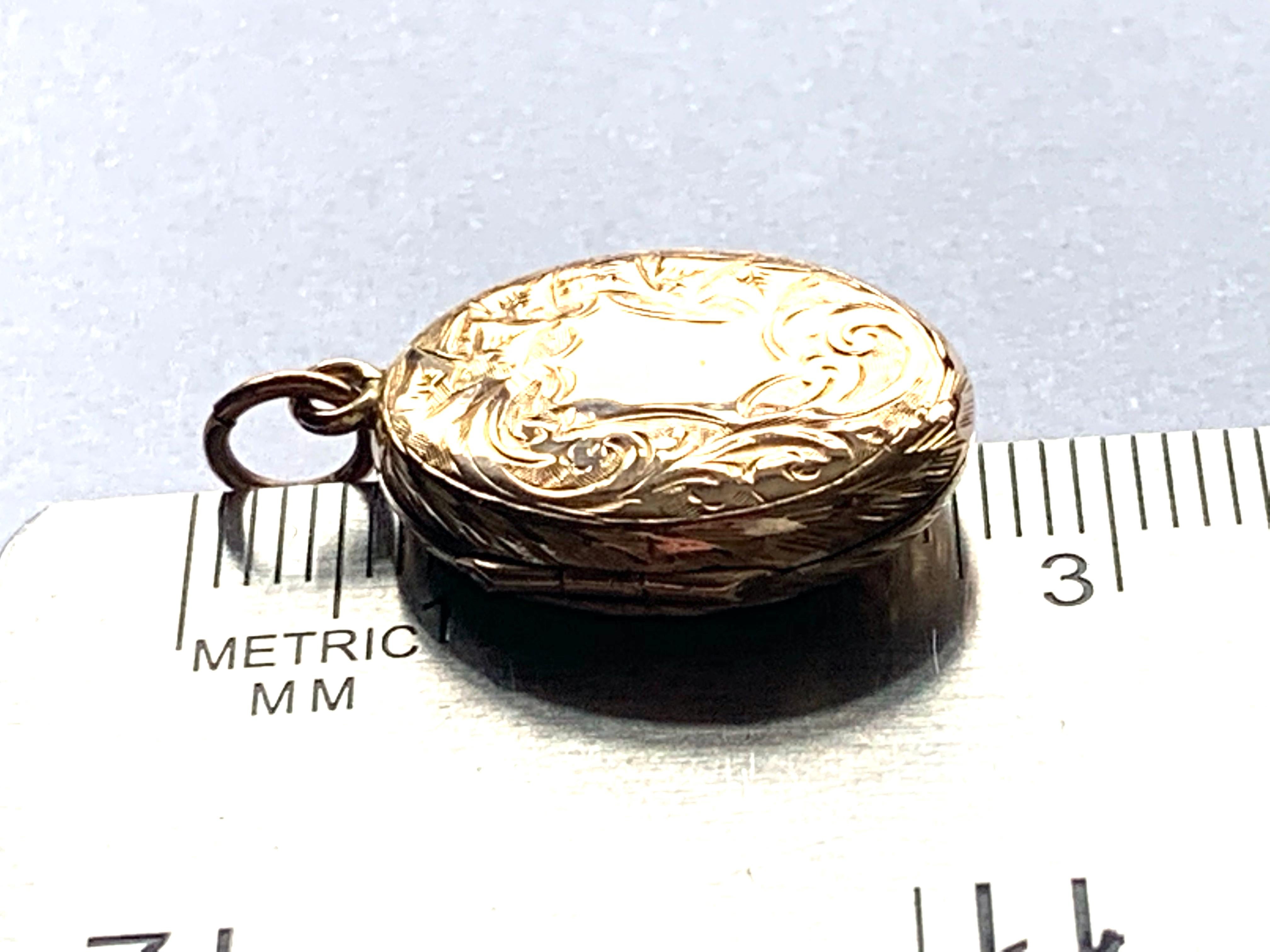 Edwardian 9ct Gold Antique Locket