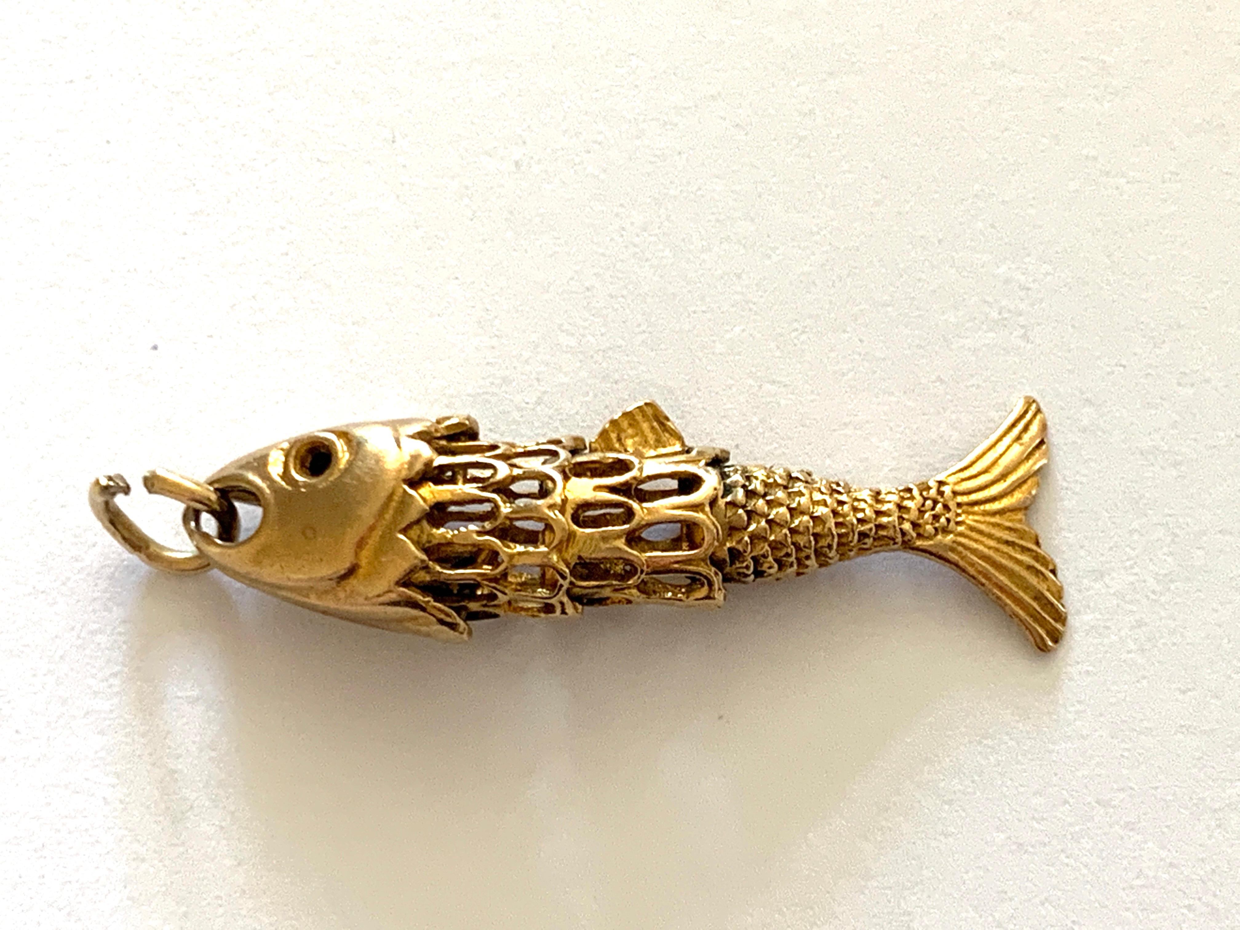 Rare Collectable
9ct Gold Articulated Fish Pendant
Full British Hallmarks on the Fin
Dated - London 1983 