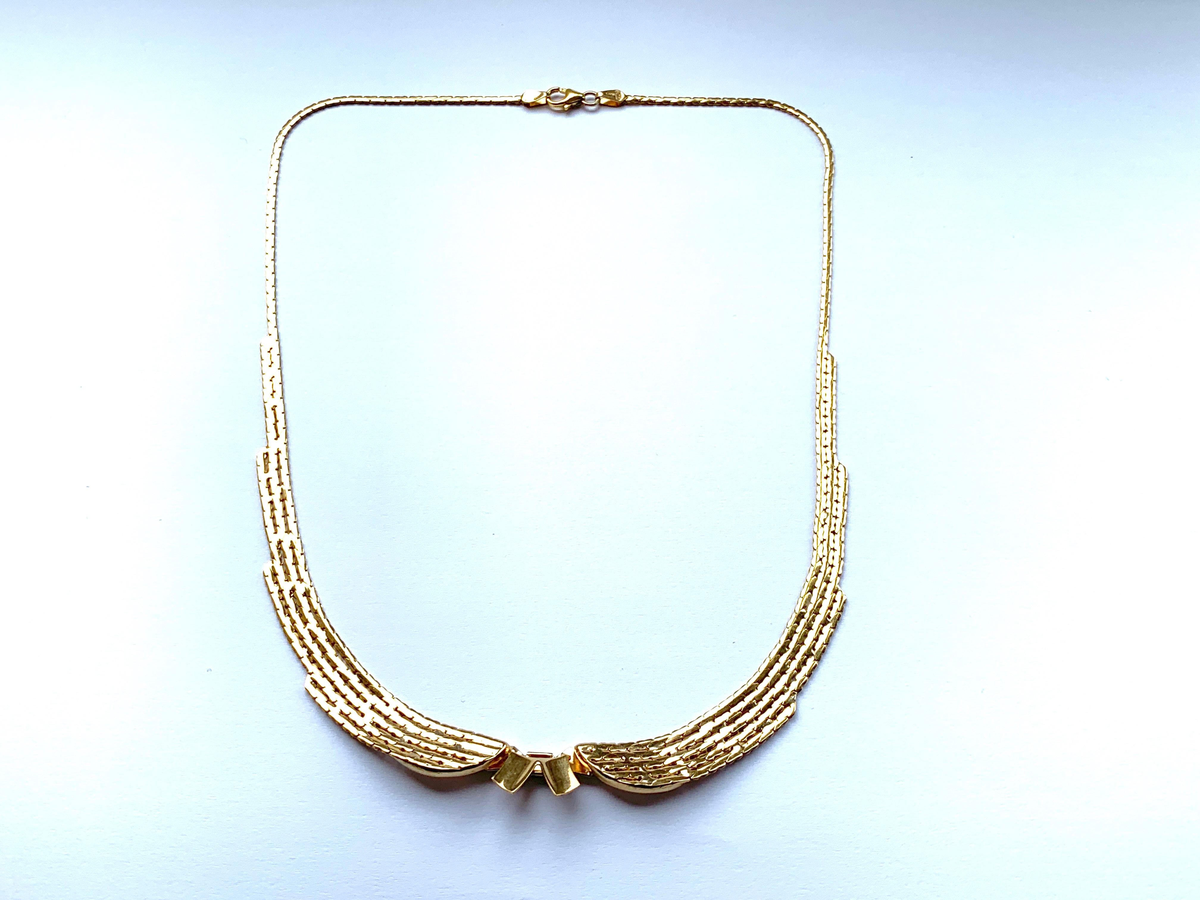 9 Carat Gold Bow Design Necklace 1