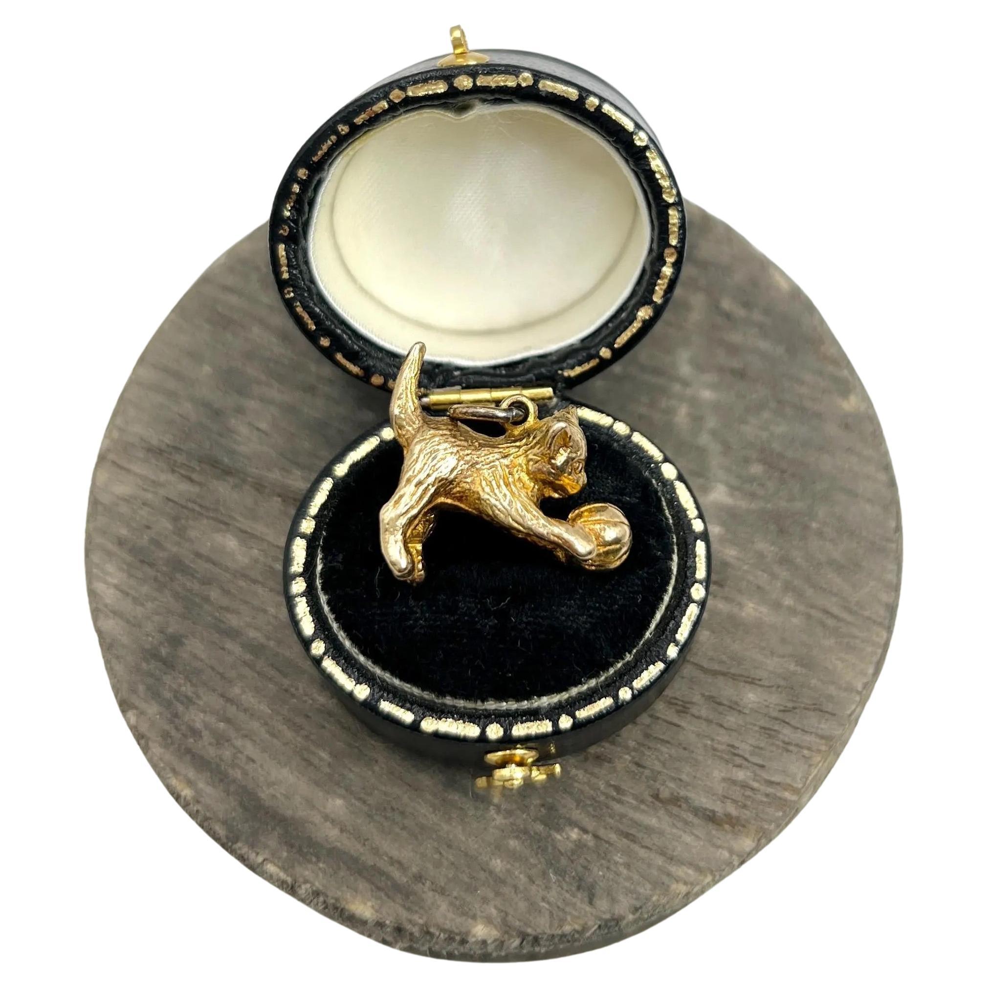 9ct Gold Cat / kitten & Ball Pendant / Bracelet Charm Hallmarked Birmingham 1969