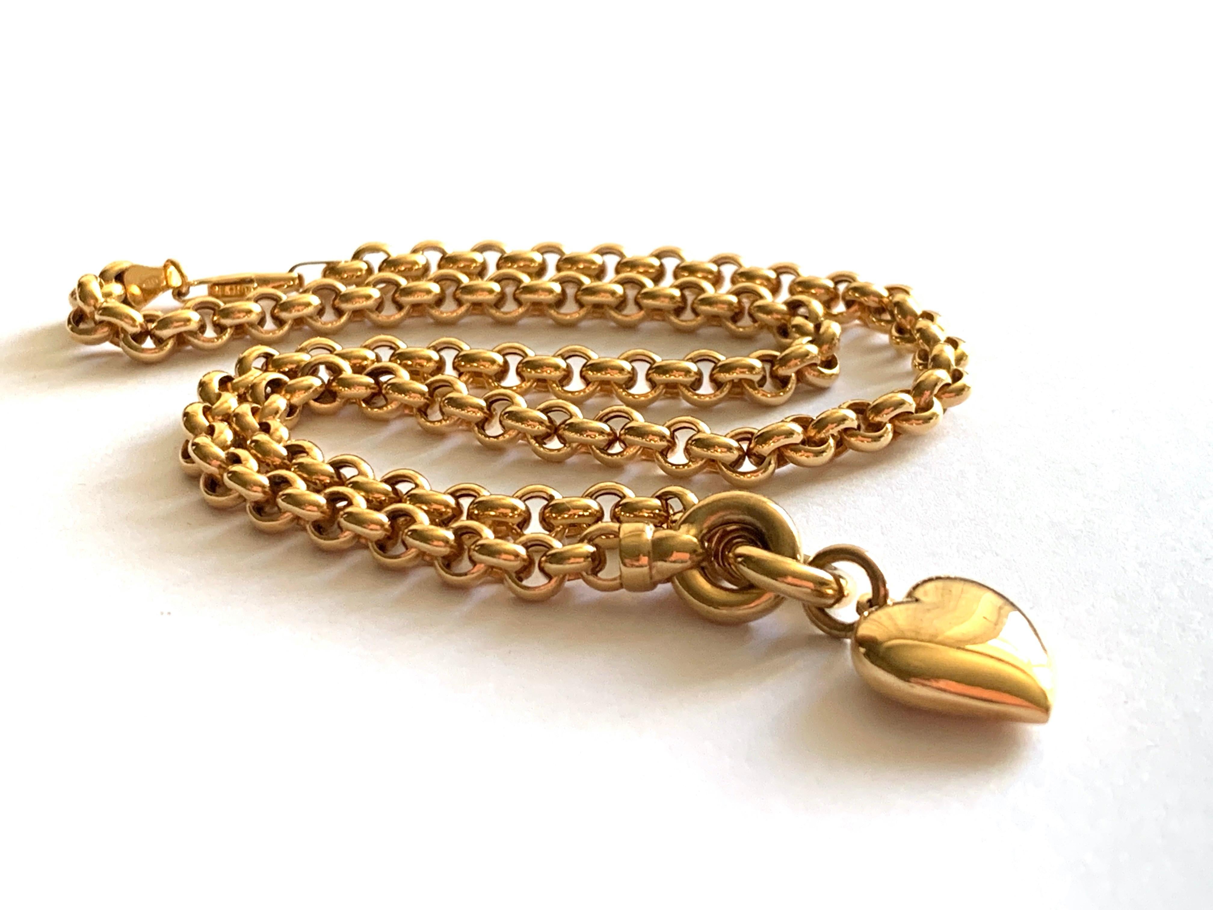 9ct Gold Heart Italian Necklace
full Italian and British hallmarks
weight 17 grammes
Length 17 inches
thickness 4.5mm
