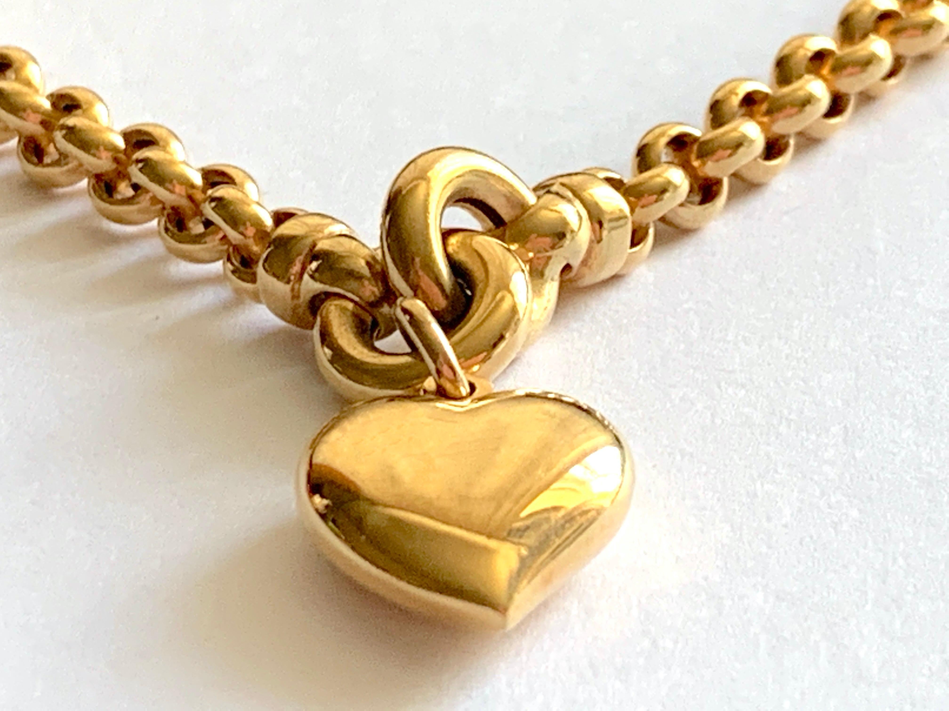 9ct Gold Chunky Heart Necklace In Good Condition In London, GB
