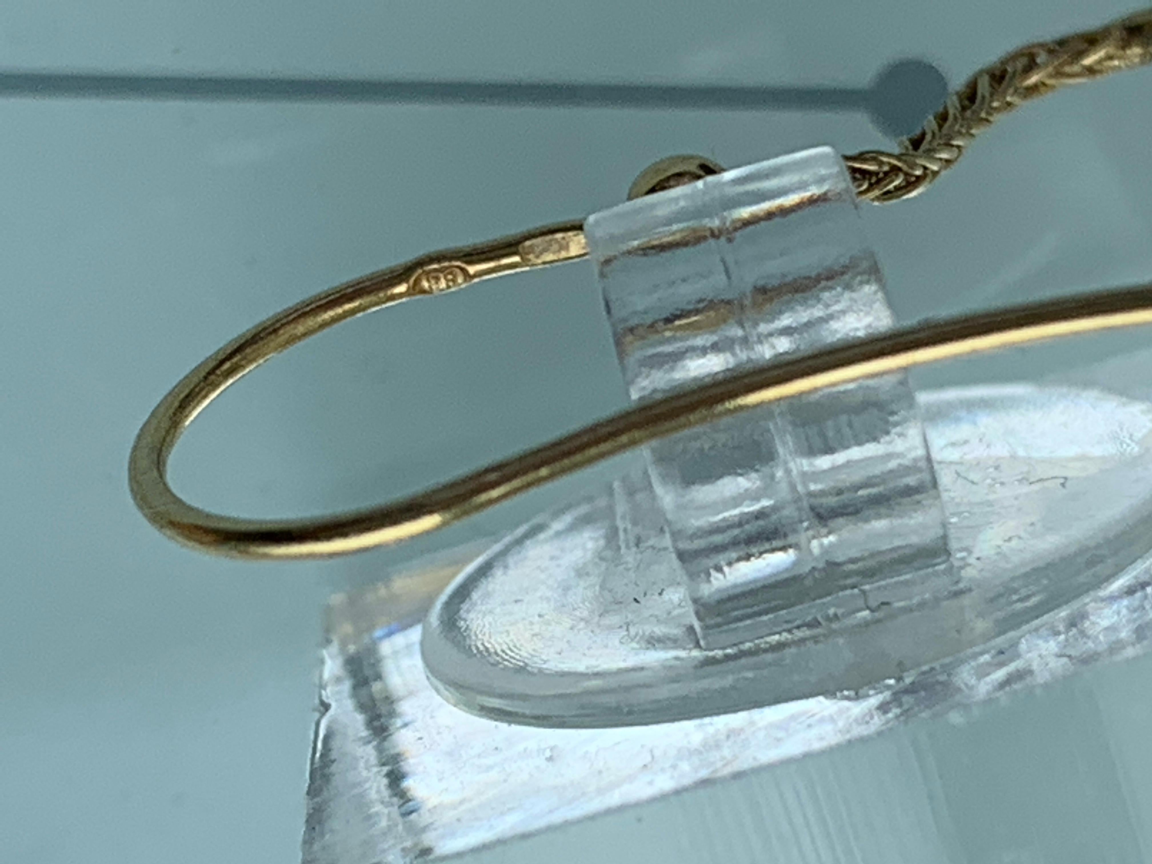 9 Karat Gold-Ohrringe mit Kette 1