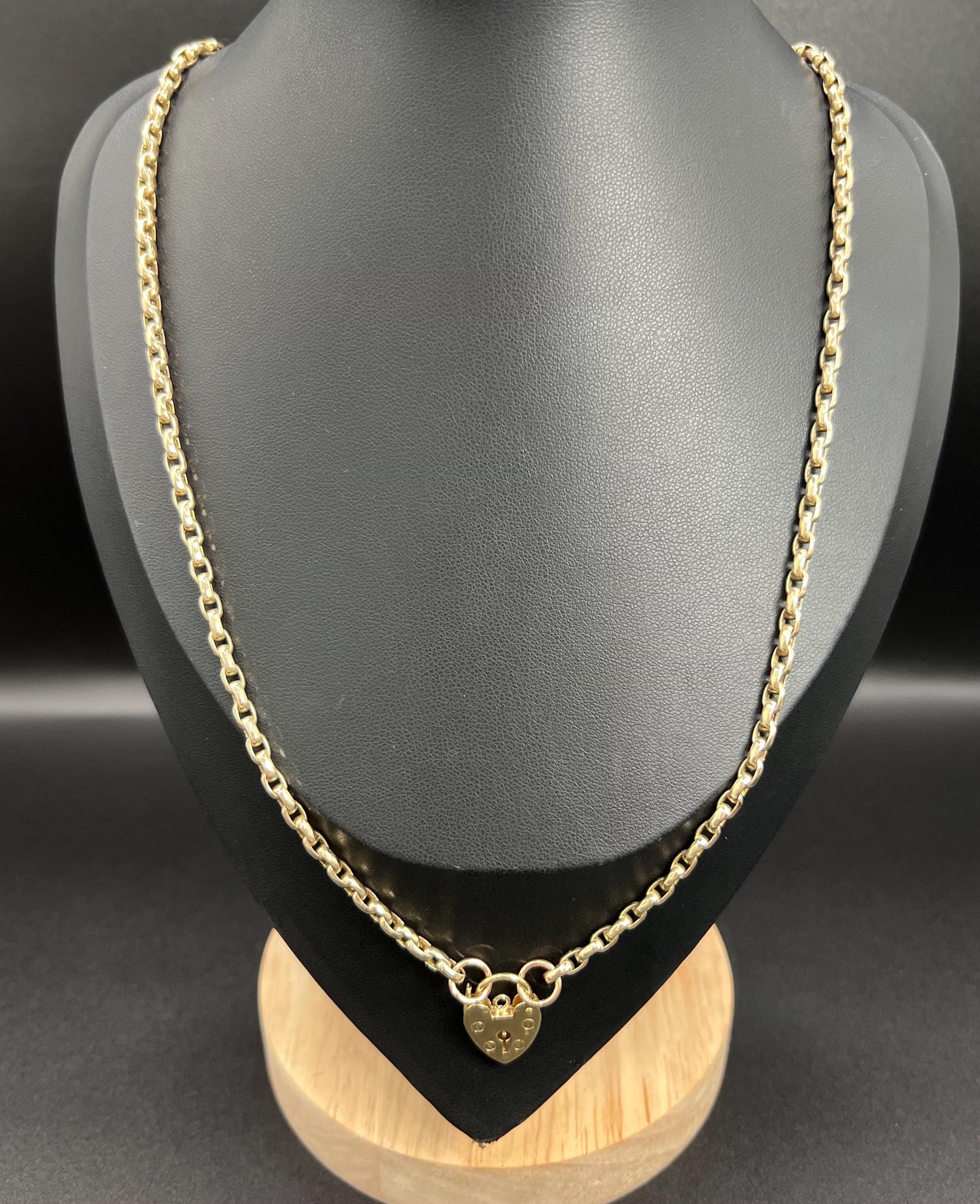Cadena Belcher de oro eduardiano de 9 ct de 21 pulgadas, ovalada y facetada, con cierre de candado en forma de corazón 3