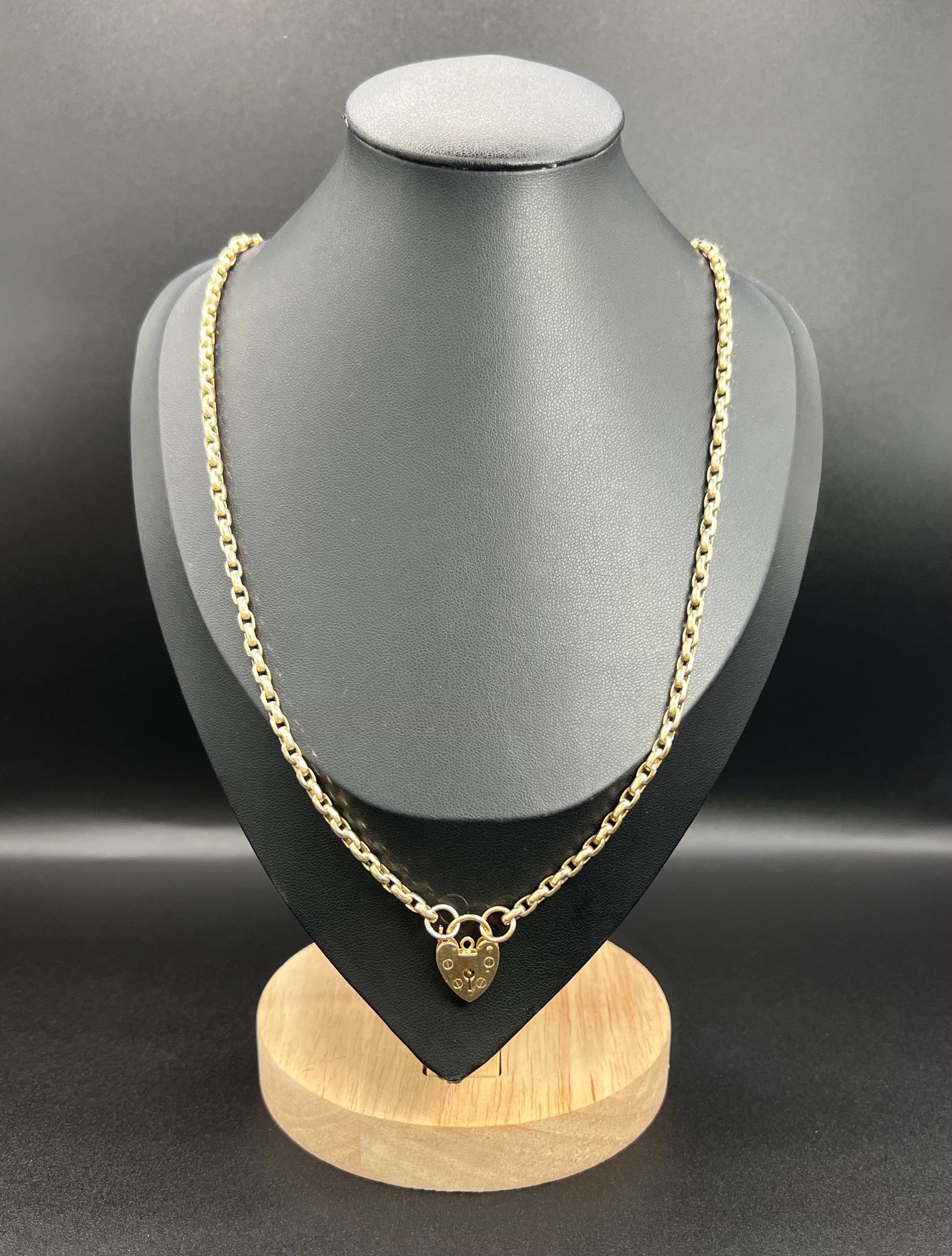 Cadena Belcher de oro eduardiano de 9 ct de 21 pulgadas, ovalada y facetada, con cierre de candado en forma de corazón 4